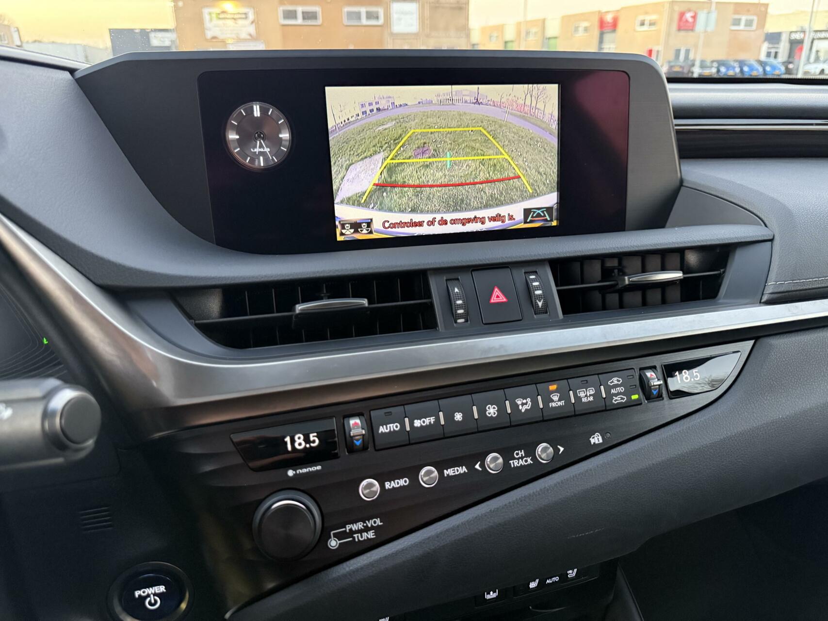 Foto van Lexus Es