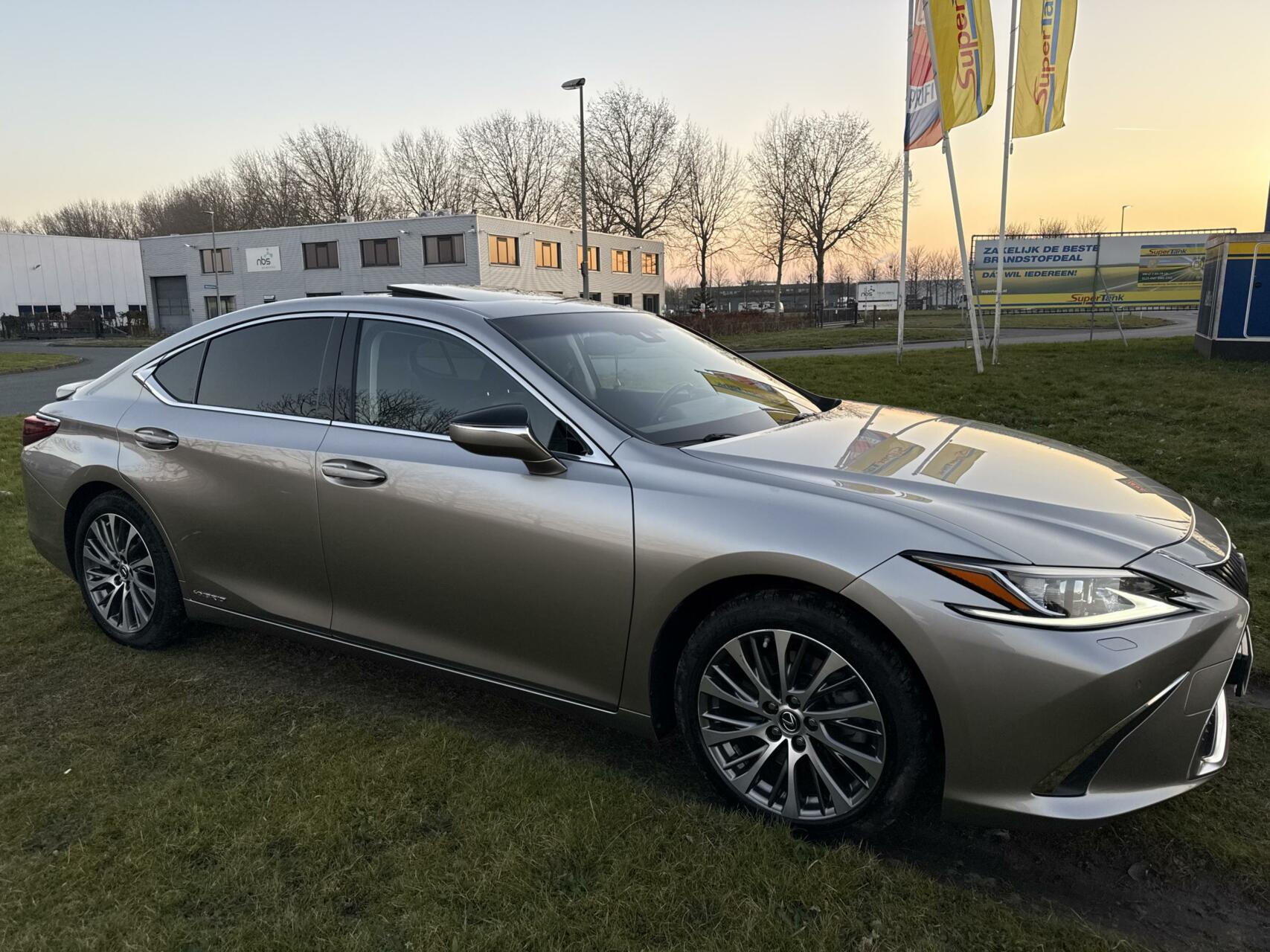 Foto van Lexus Es