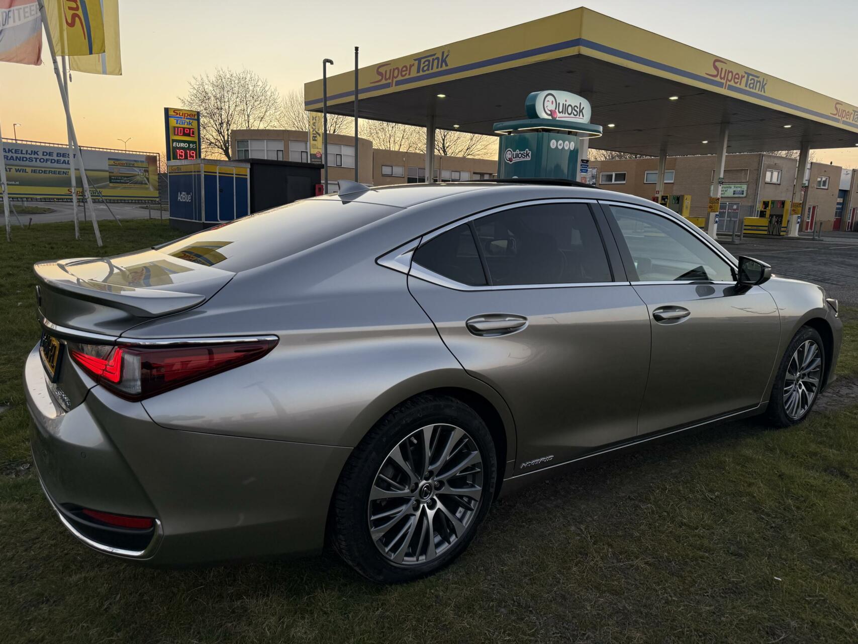 Foto van Lexus Es