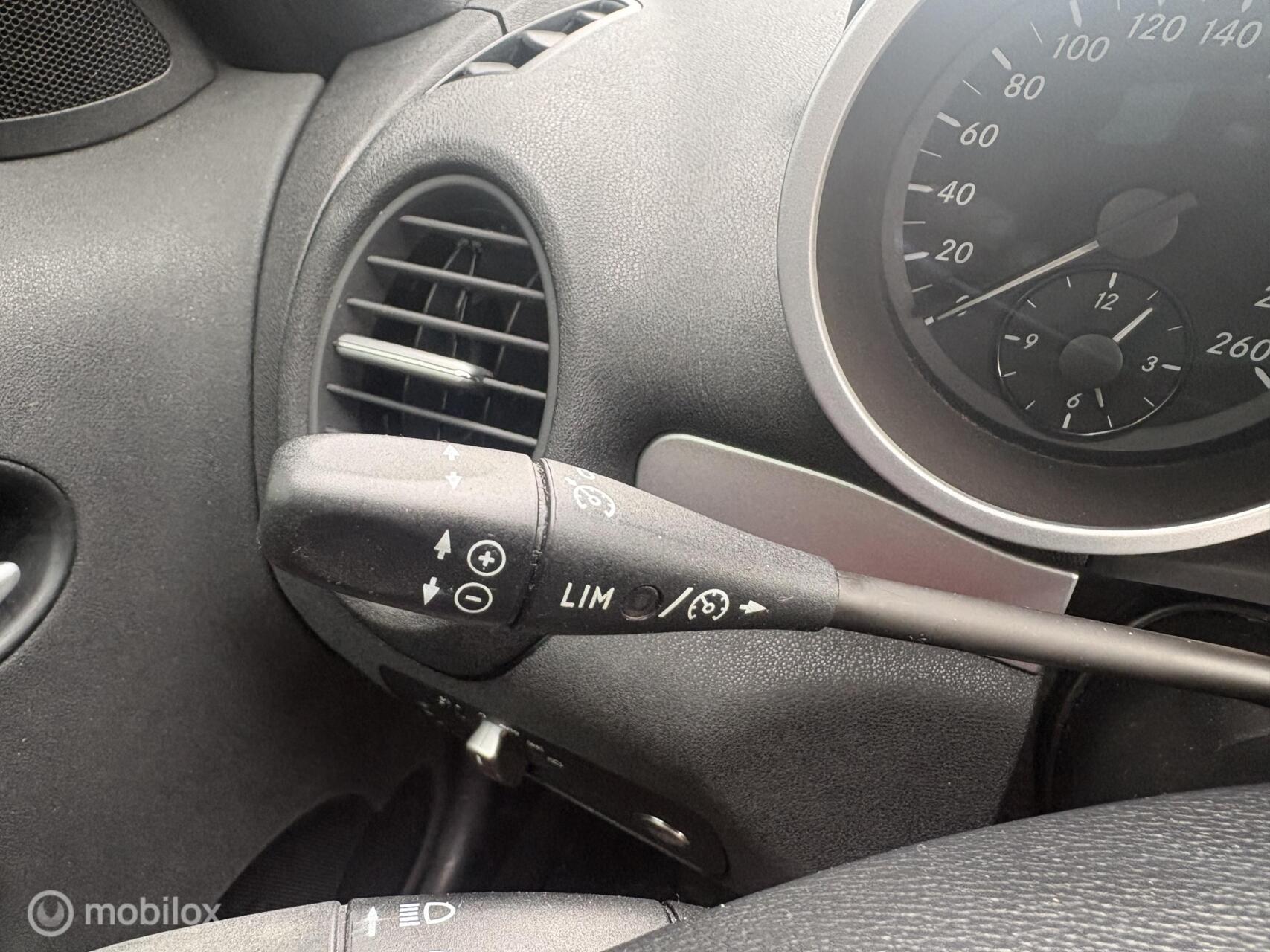 Foto van Mercedes-Benz SLK 200 Kompressor