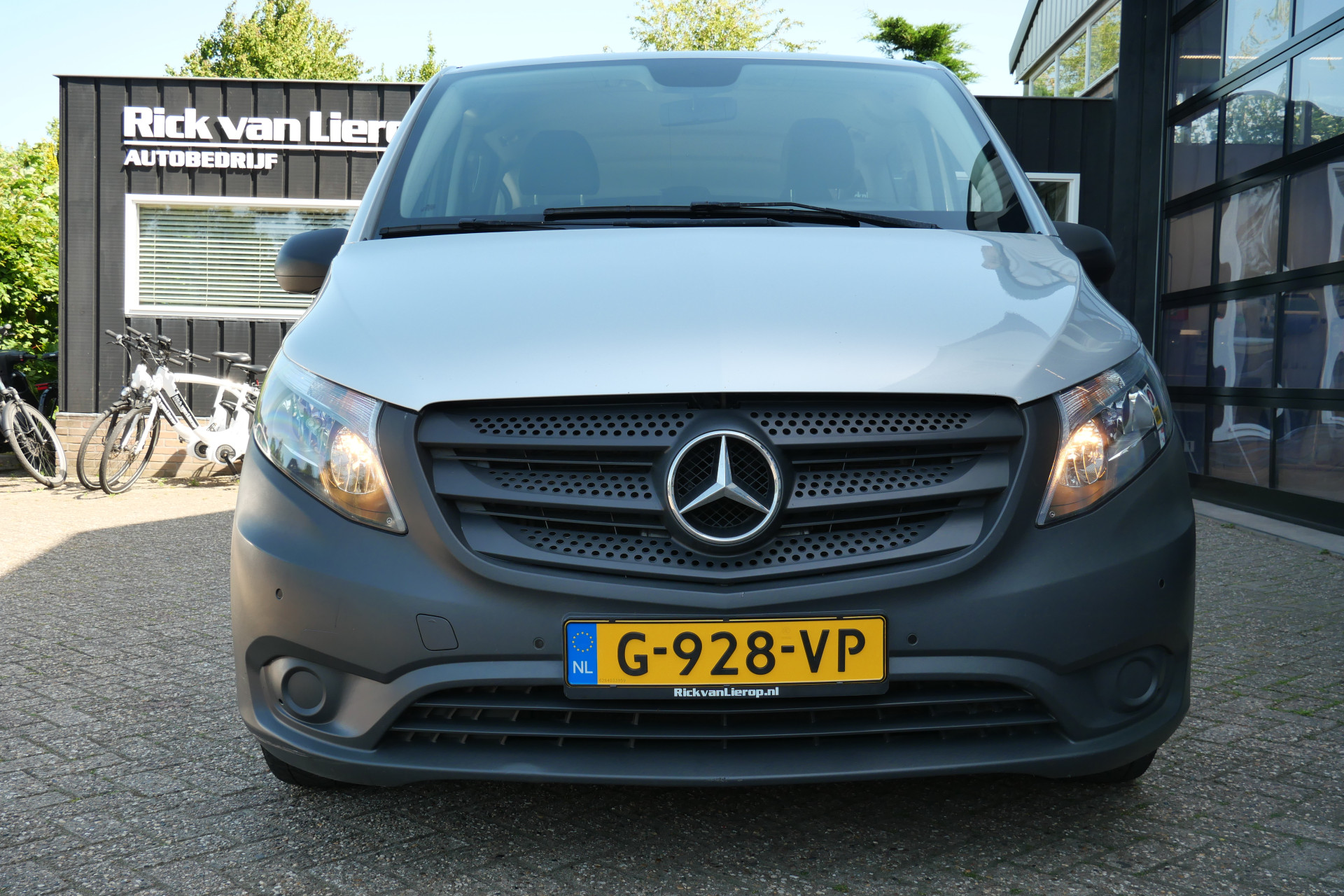 Foto van Mercedes-Benz Vito Tourer