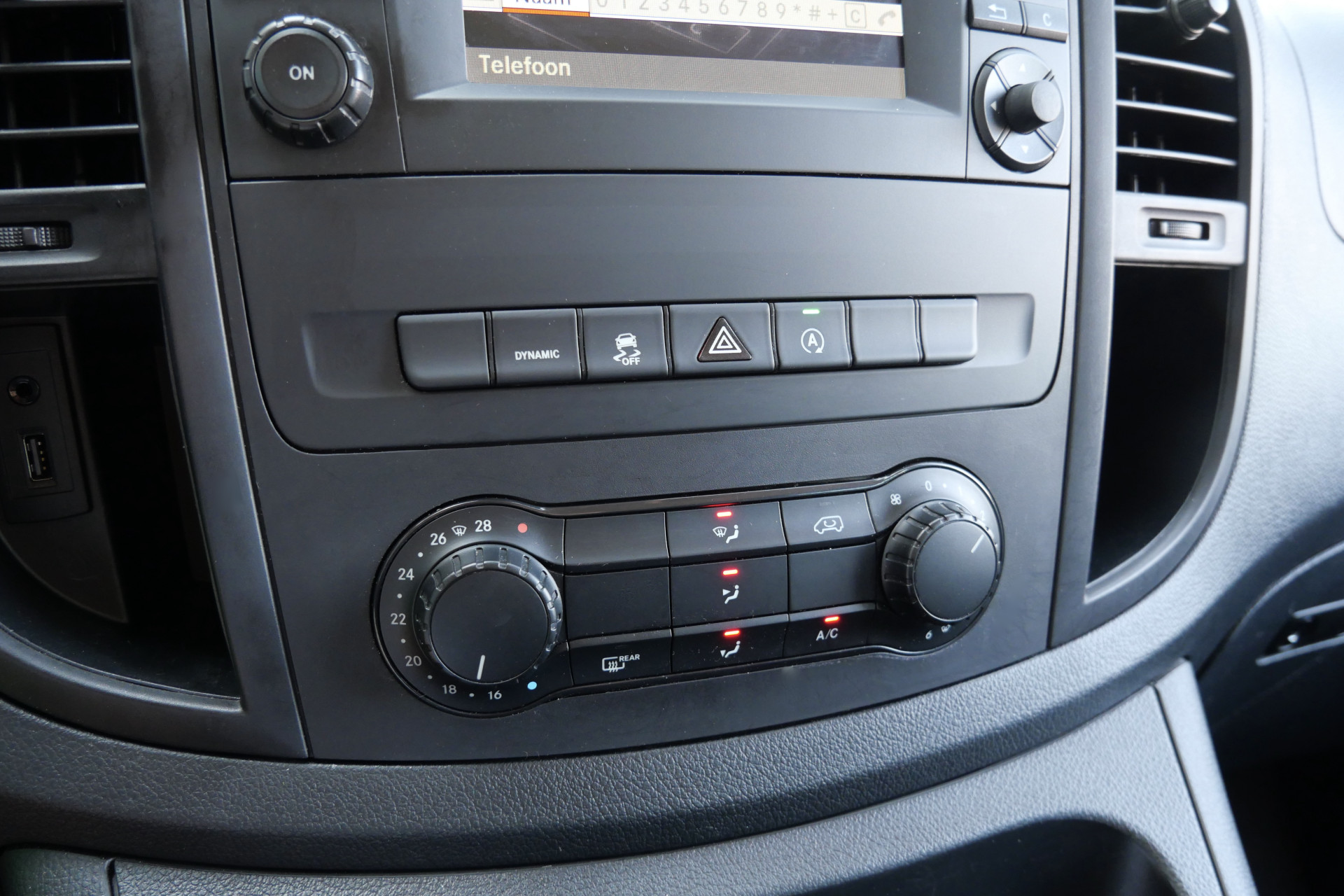 Foto van Mercedes-Benz Vito Tourer
