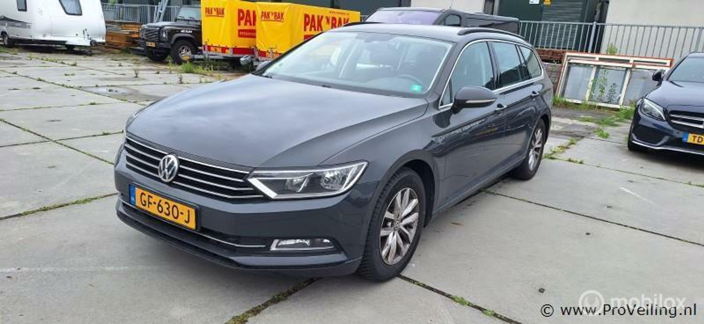 Volkswagen Passat Variant 1.6 TDI Comfortline 2015 - voorkant