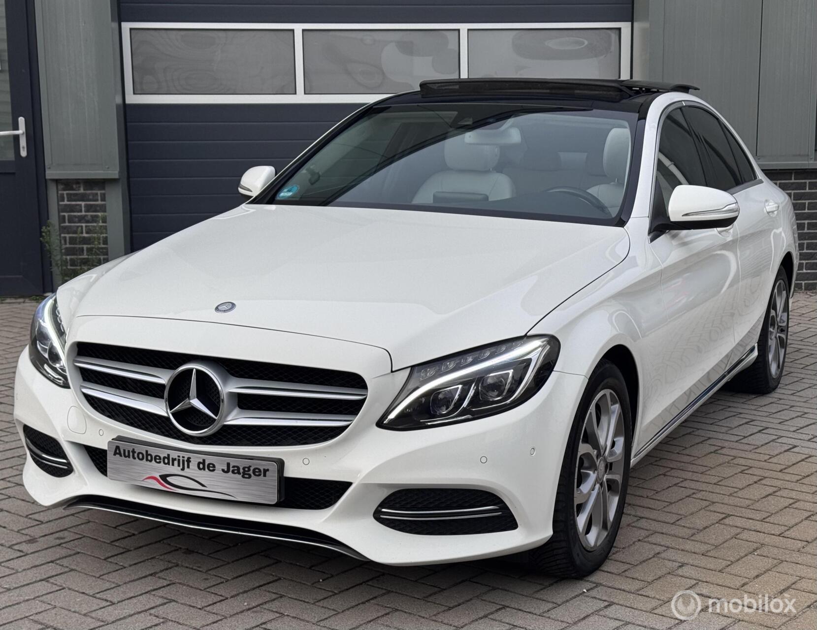 Mercedes-Benz C 350 E 350 e Lease Edition/ DEALER ONDERH./ PANO 2015 - voorkant