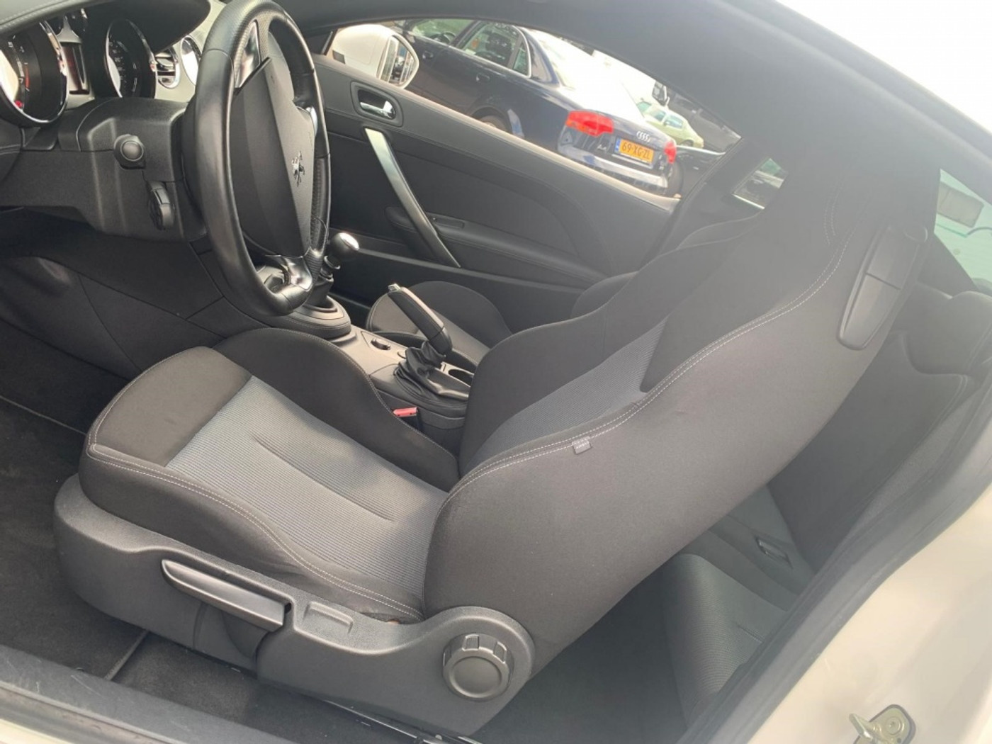 Foto van Peugeot RCZ