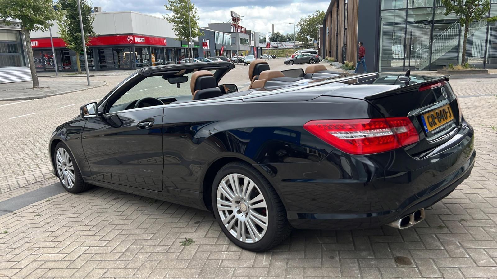 Foto van Mercedes-Benz E 220 CDI