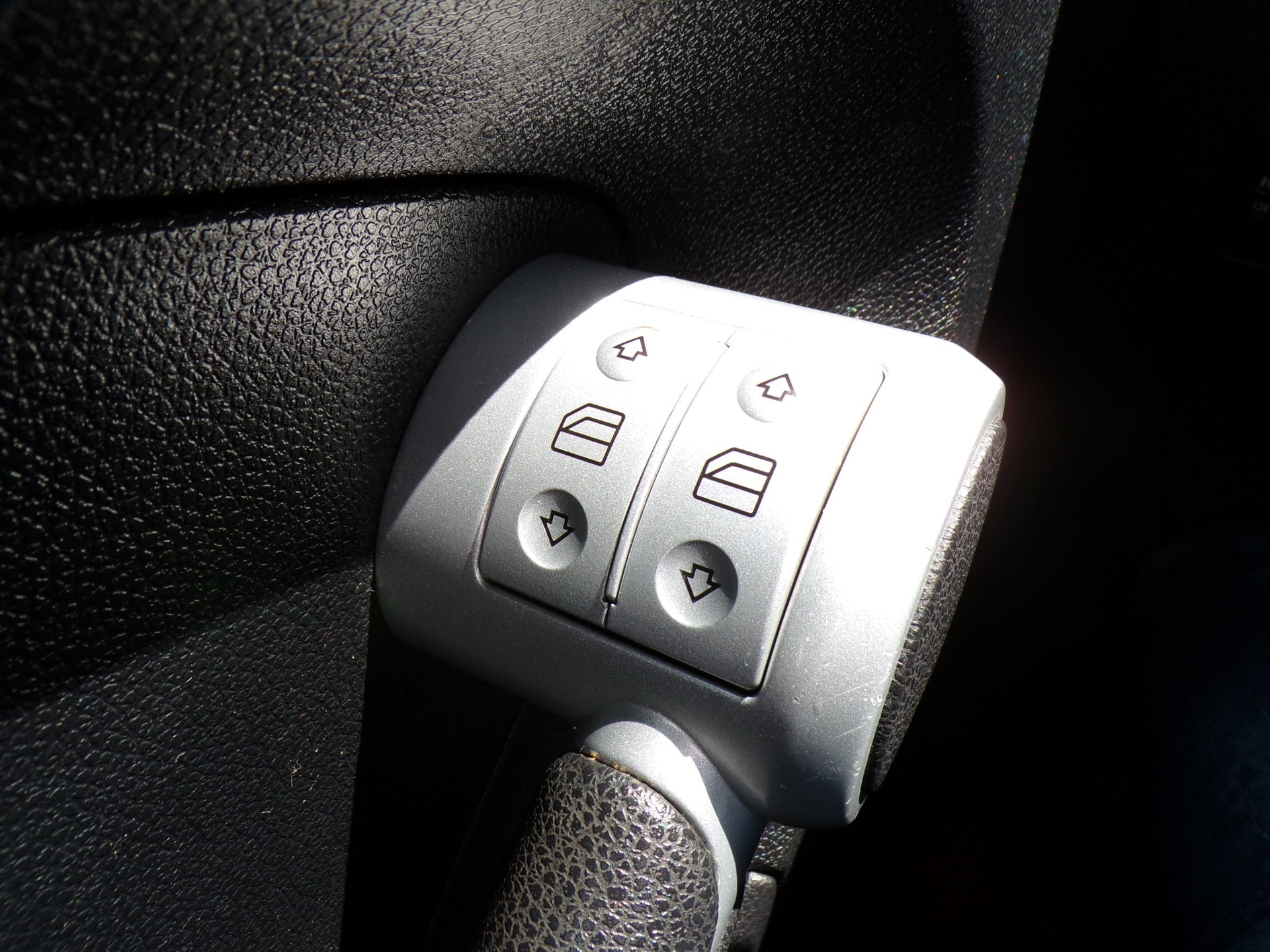 Foto van Mercedes-Benz SLK 200 Kompressor