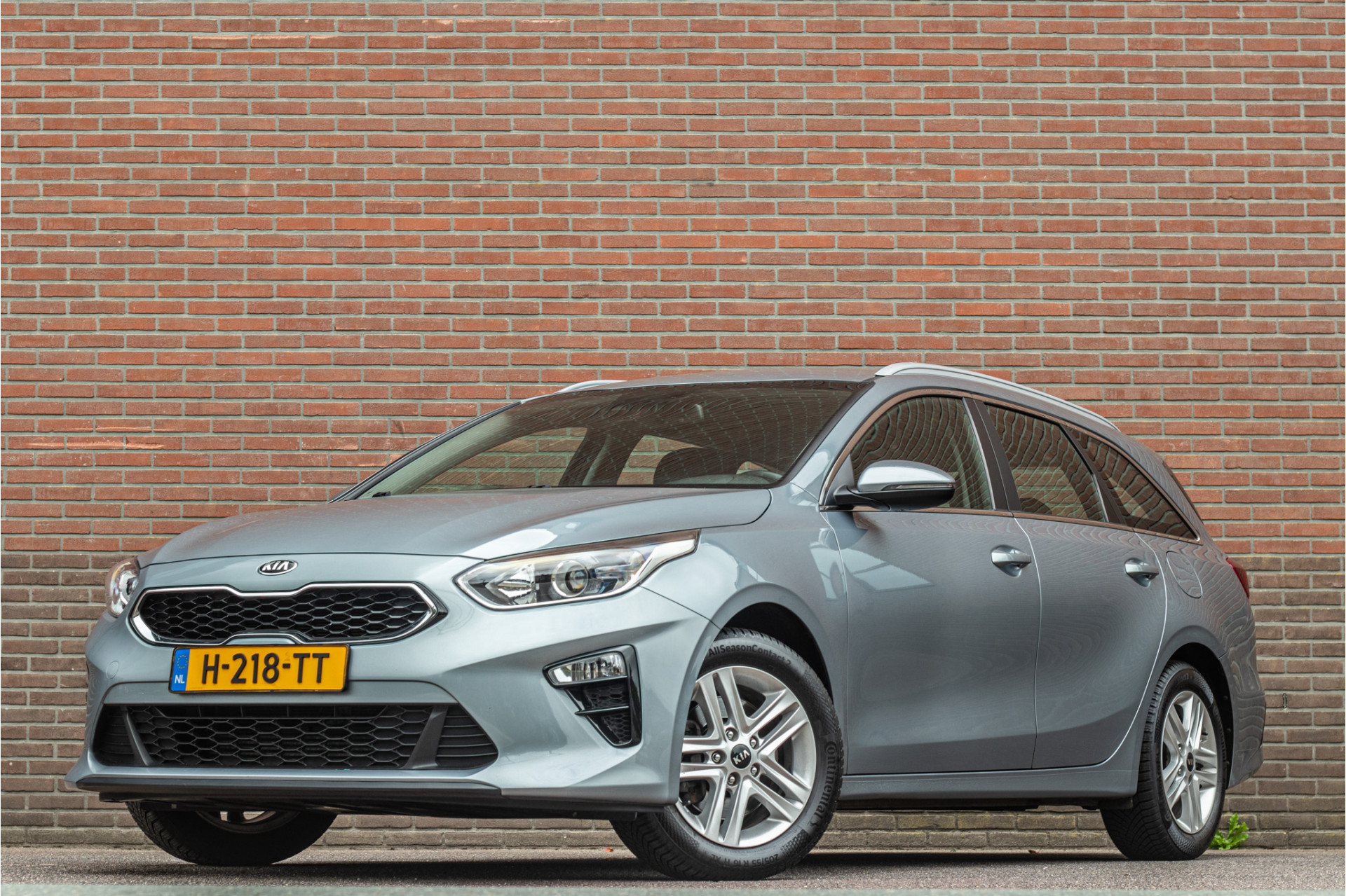 Kia Ceed 1.0 T-GDi DynamicLine, Origineel NL, Camera, Carplay, DAB+, Navigatie, PDC, Climate control, Cruise control. 2020 - voorkant
