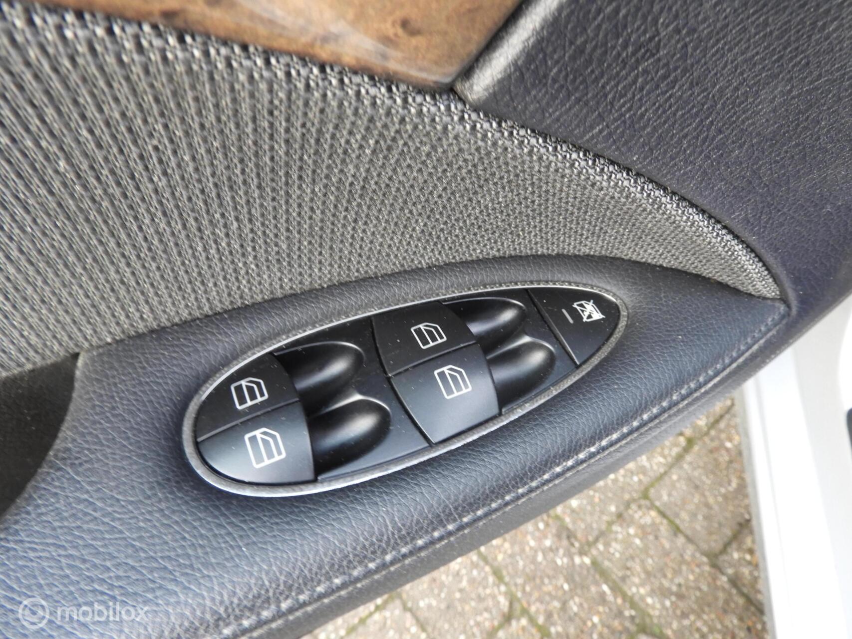 Foto van Mercedes-Benz E 200 Kompressor