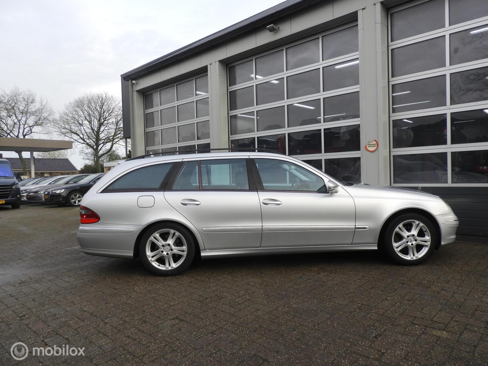 Foto van Mercedes-Benz E 200 Kompressor