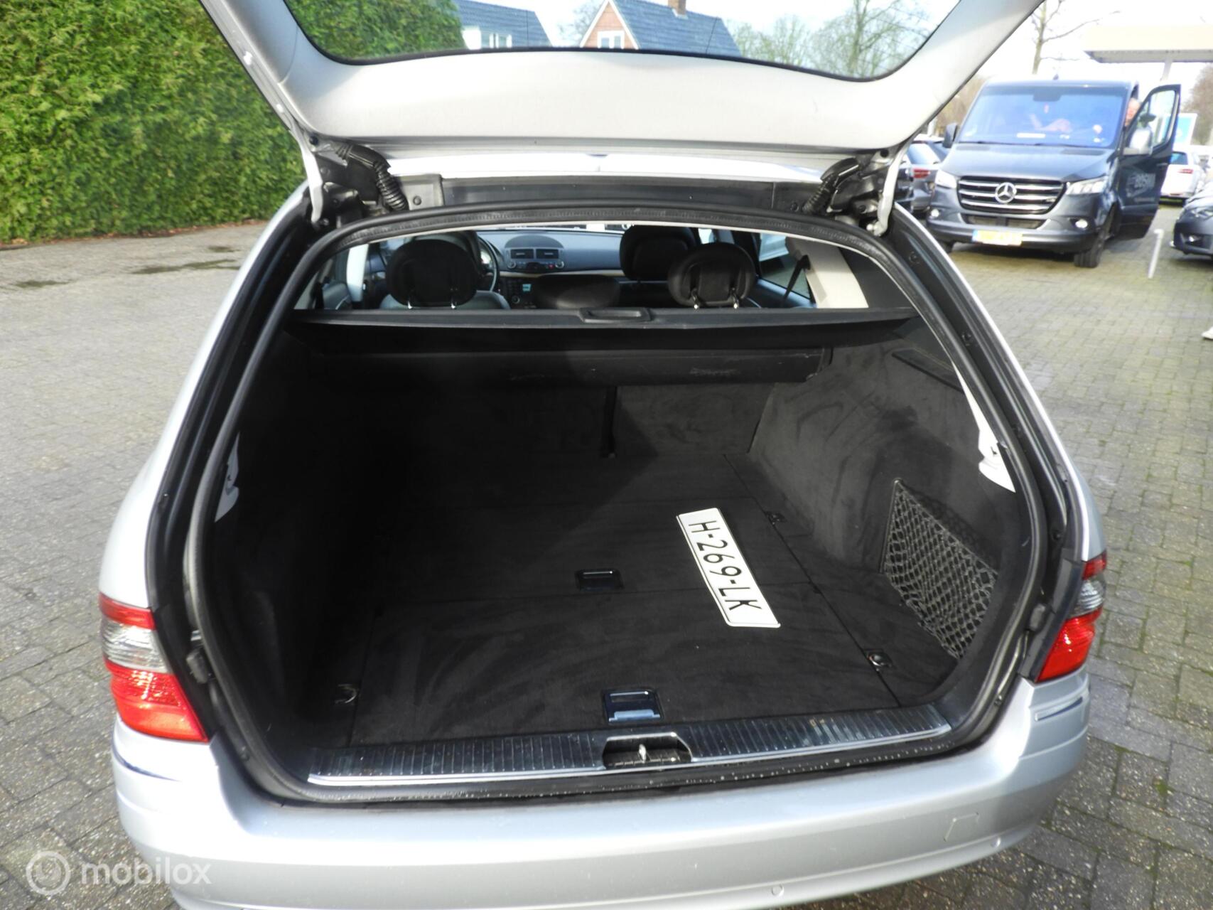 Foto van Mercedes-Benz E 200 Kompressor