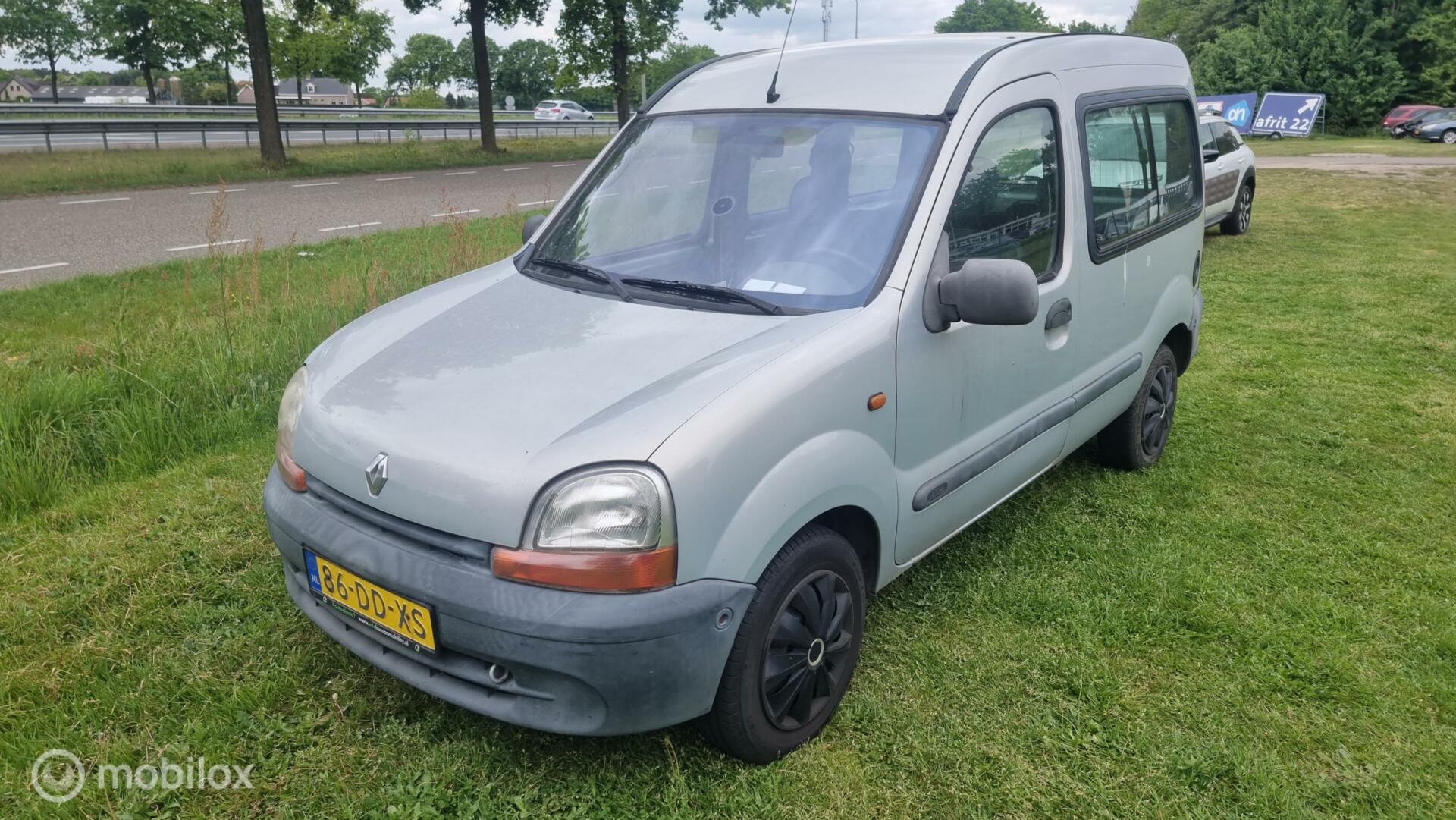 Renault Kangoo Combi 1.4 RT Pampa 1999 - voorkant
