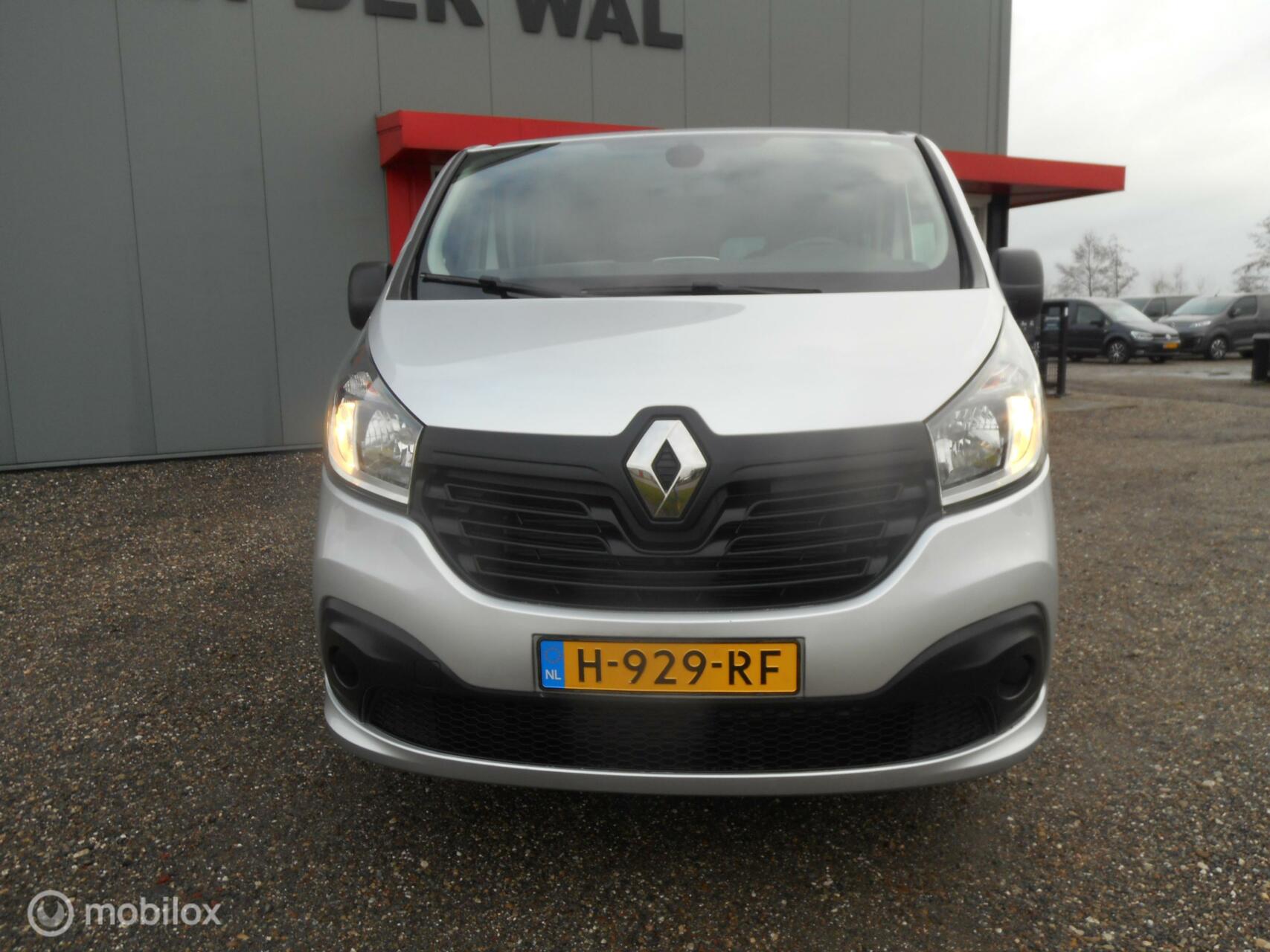 Foto van Renault Trafic Passenger