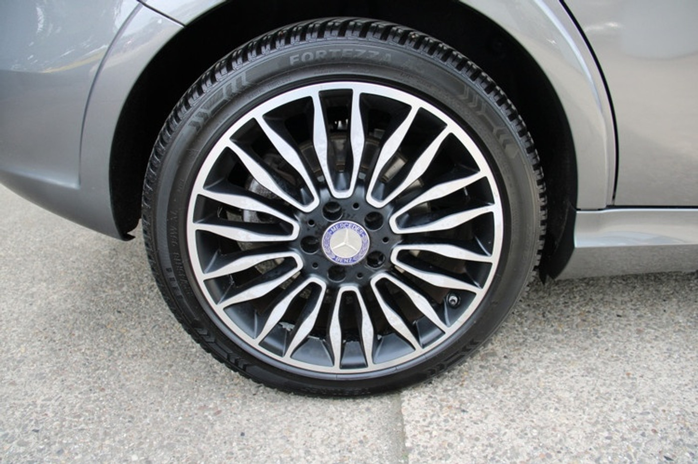 Foto van Mercedes-Benz Electric Drive