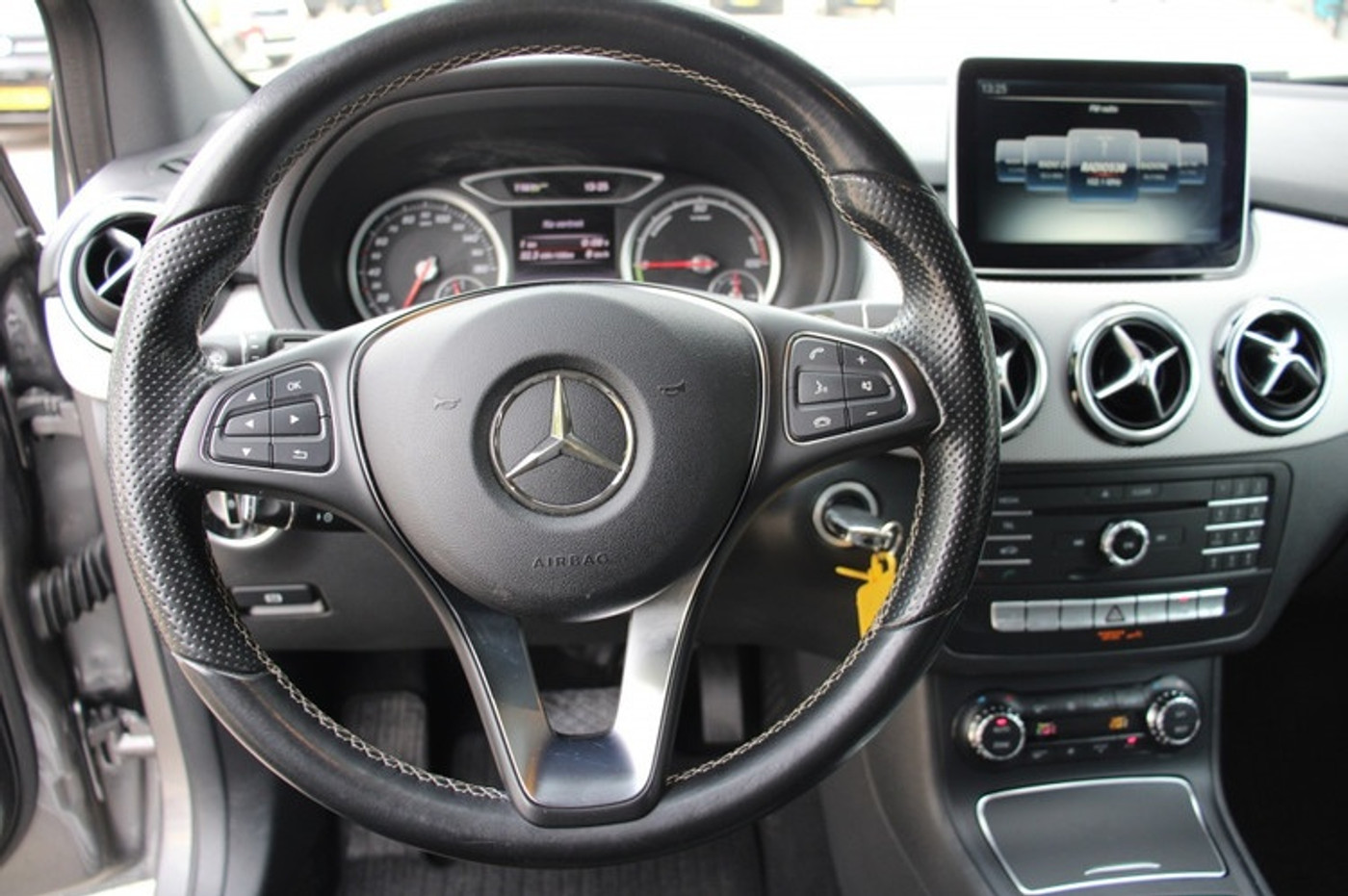 Foto van Mercedes-Benz Electric Drive