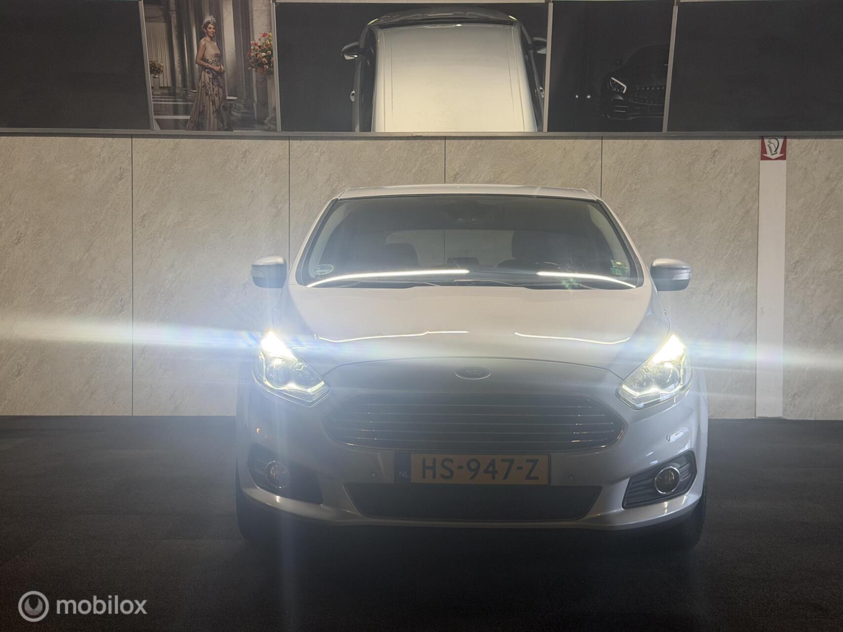 Foto van Ford S-max