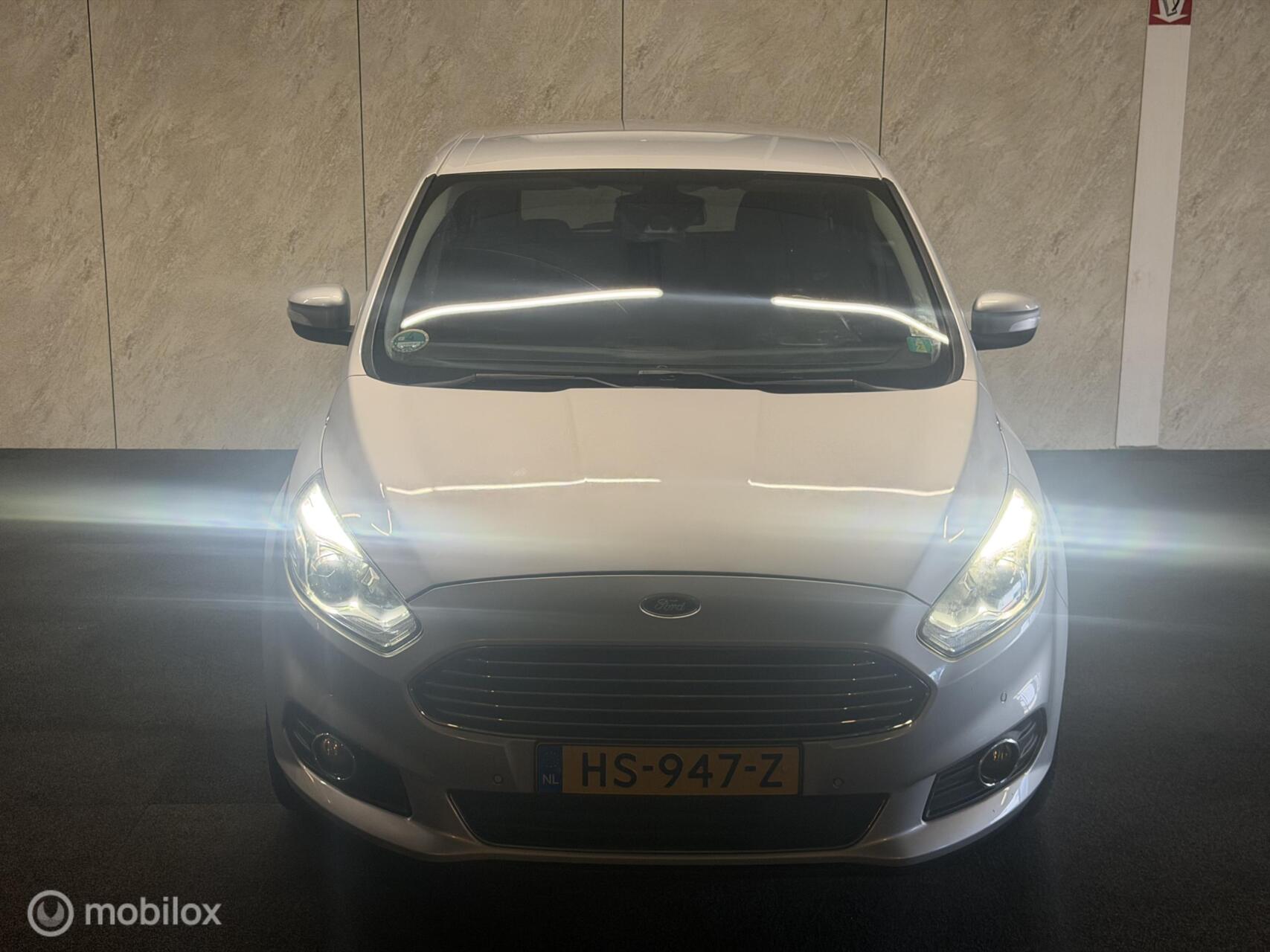 Foto van Ford S-max