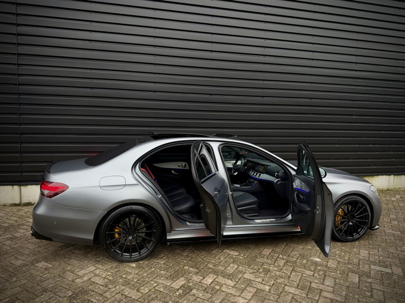 Foto van Mercedes-Benz E 300 E