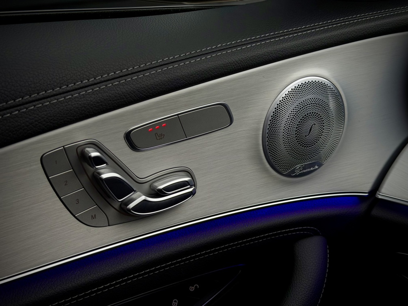 Foto van Mercedes-Benz E 300 E