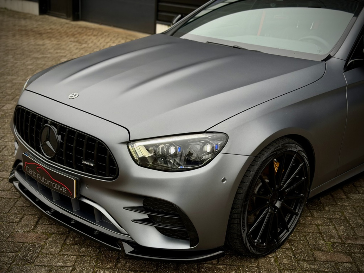 Foto van Mercedes-Benz E 300 E