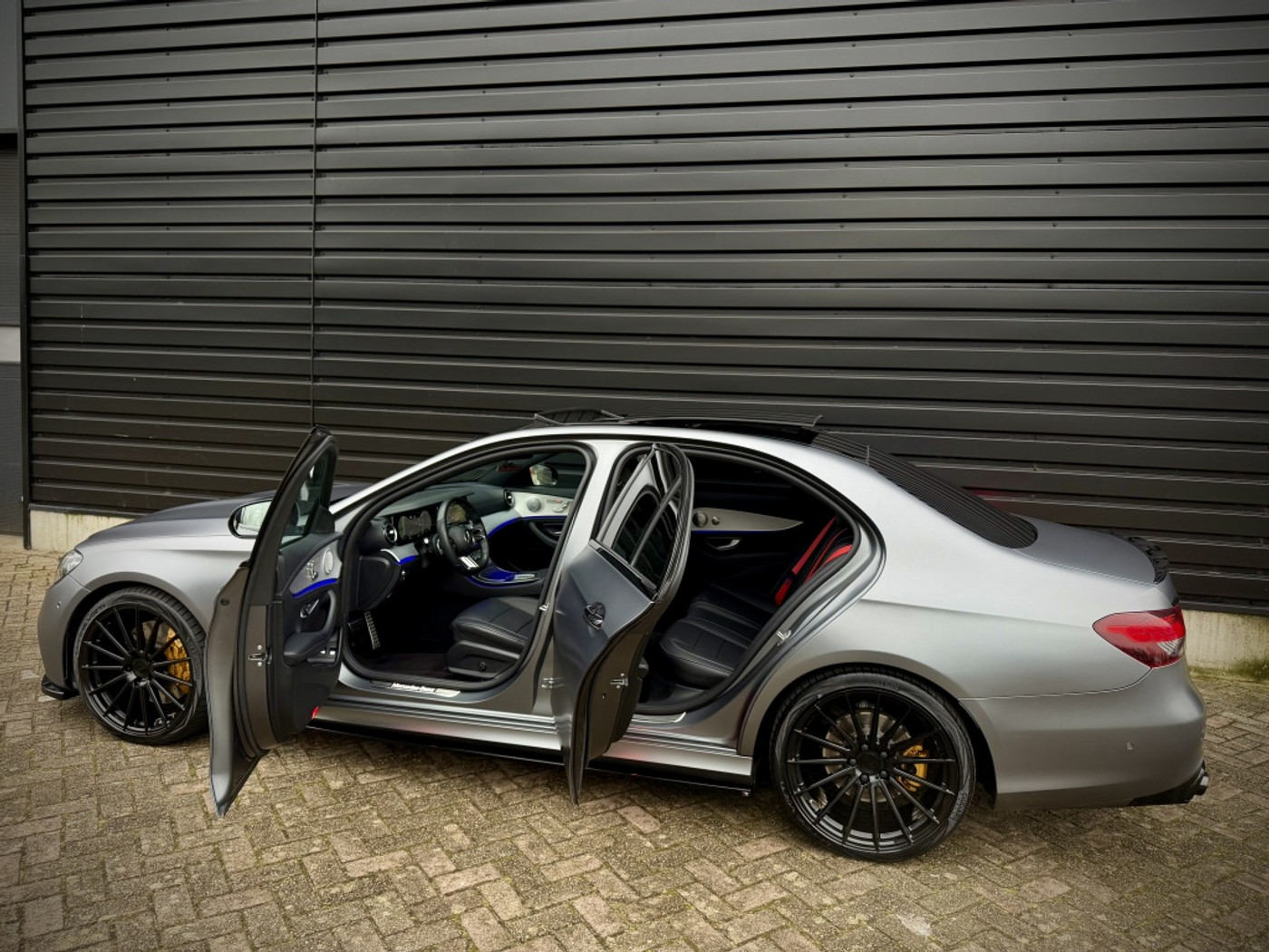 Foto van Mercedes-Benz E 300 E