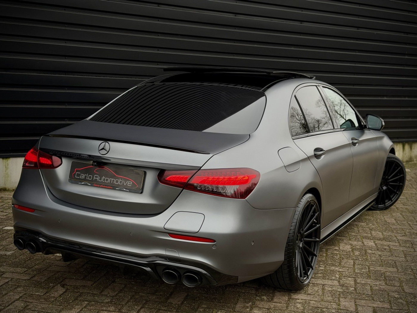 Foto van Mercedes-Benz E 300 E