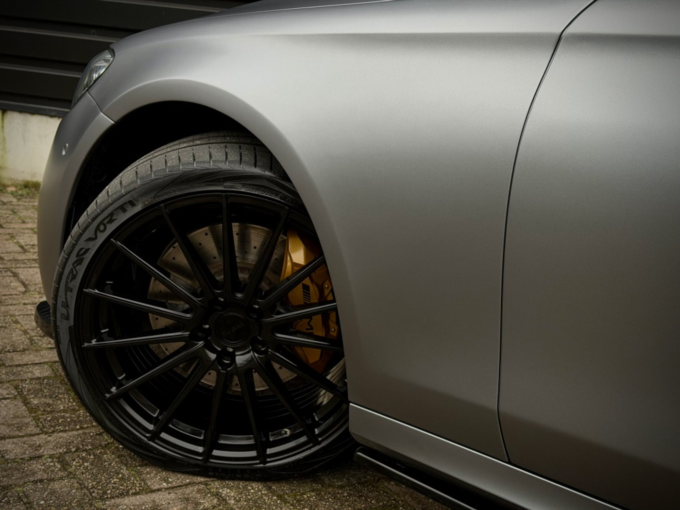 Foto van Mercedes-Benz E 300 E