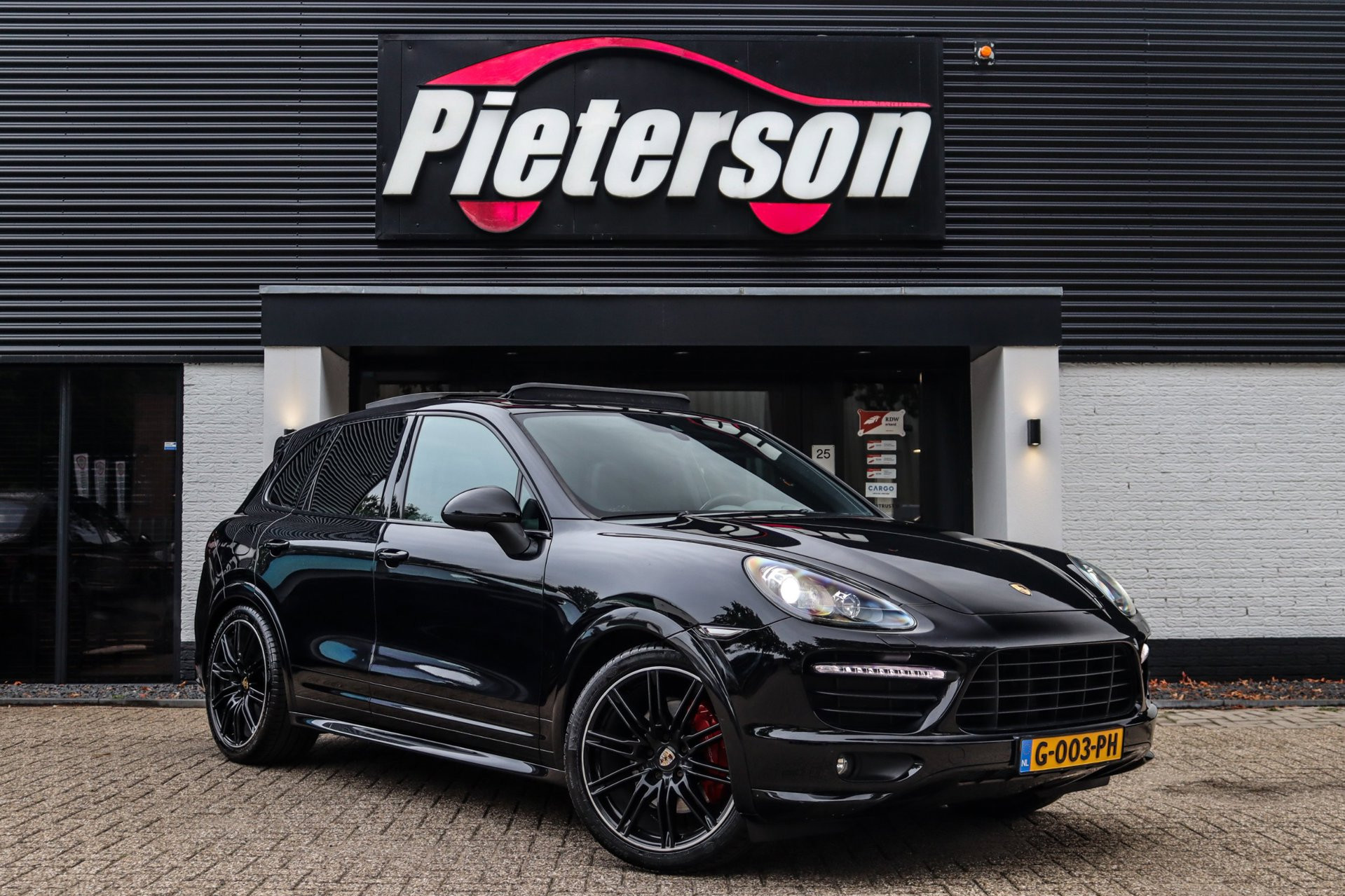 Porsche Cayenne GTS 4.8 GTS SPORT CHRONO PANO BOSE ALCANTARA 2013 - voorkant