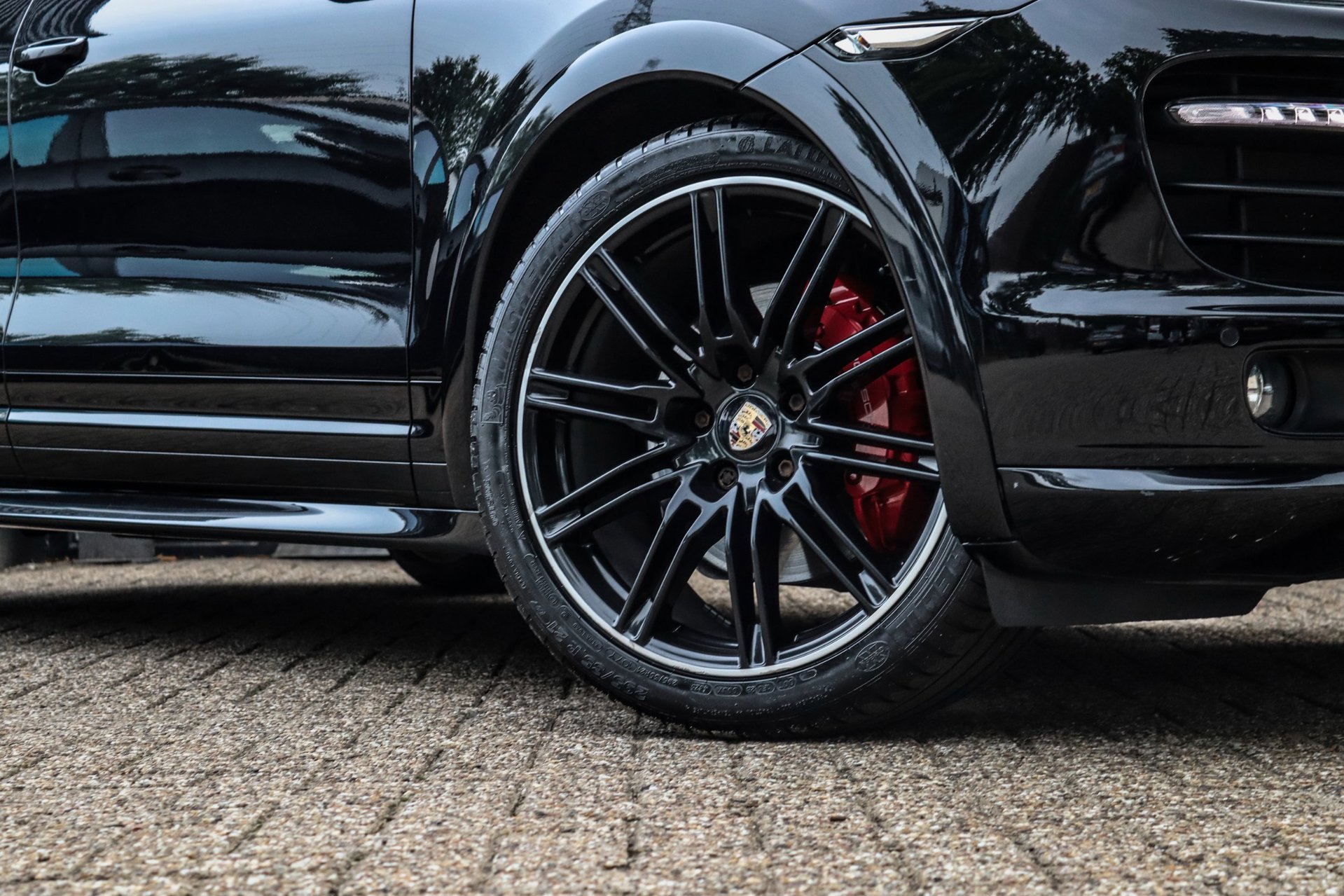 Foto van Porsche Cayenne GTS
