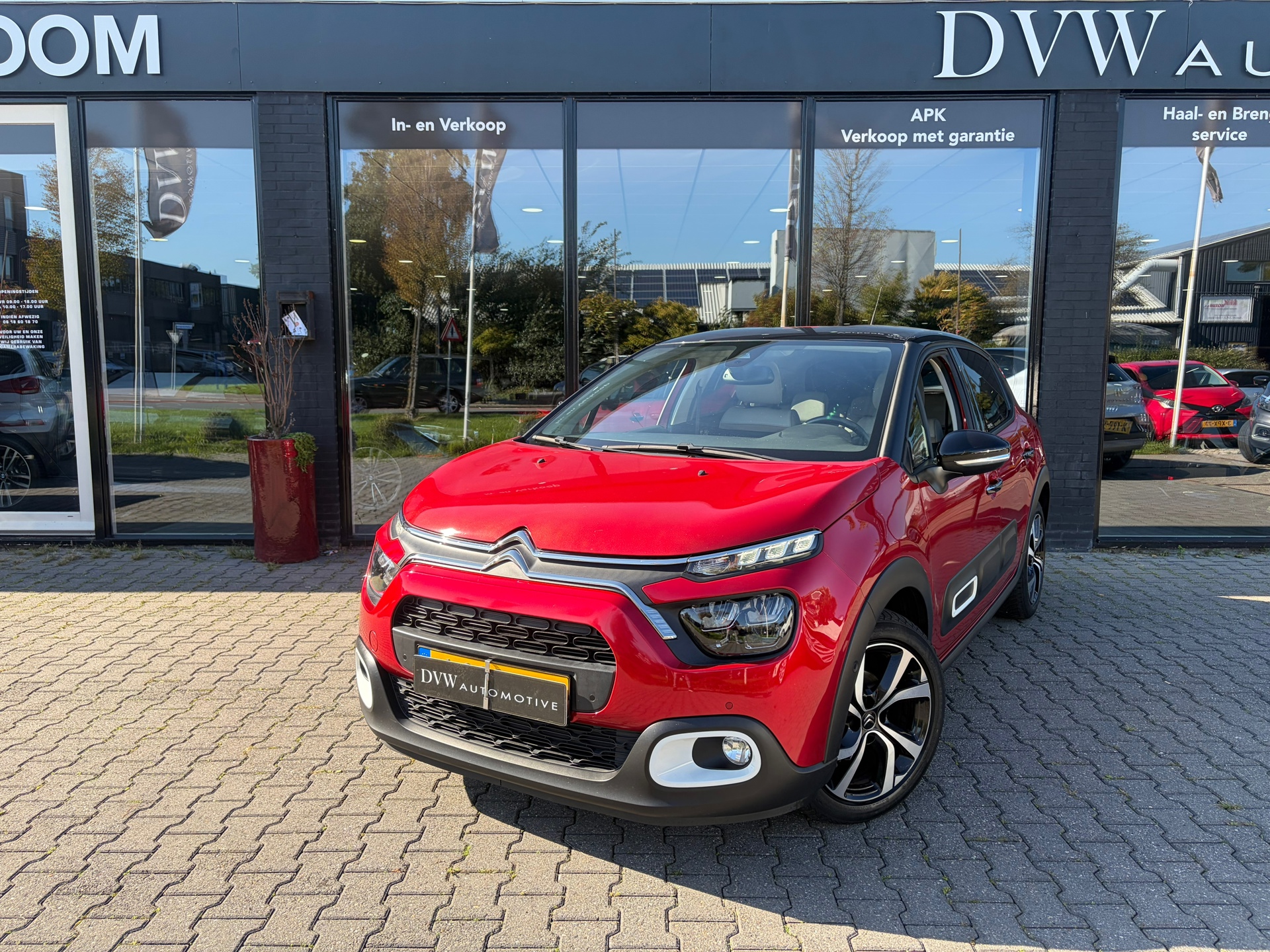 Citroen C3 1.2 PureTech Shine, Automaat 2020 - voorkant