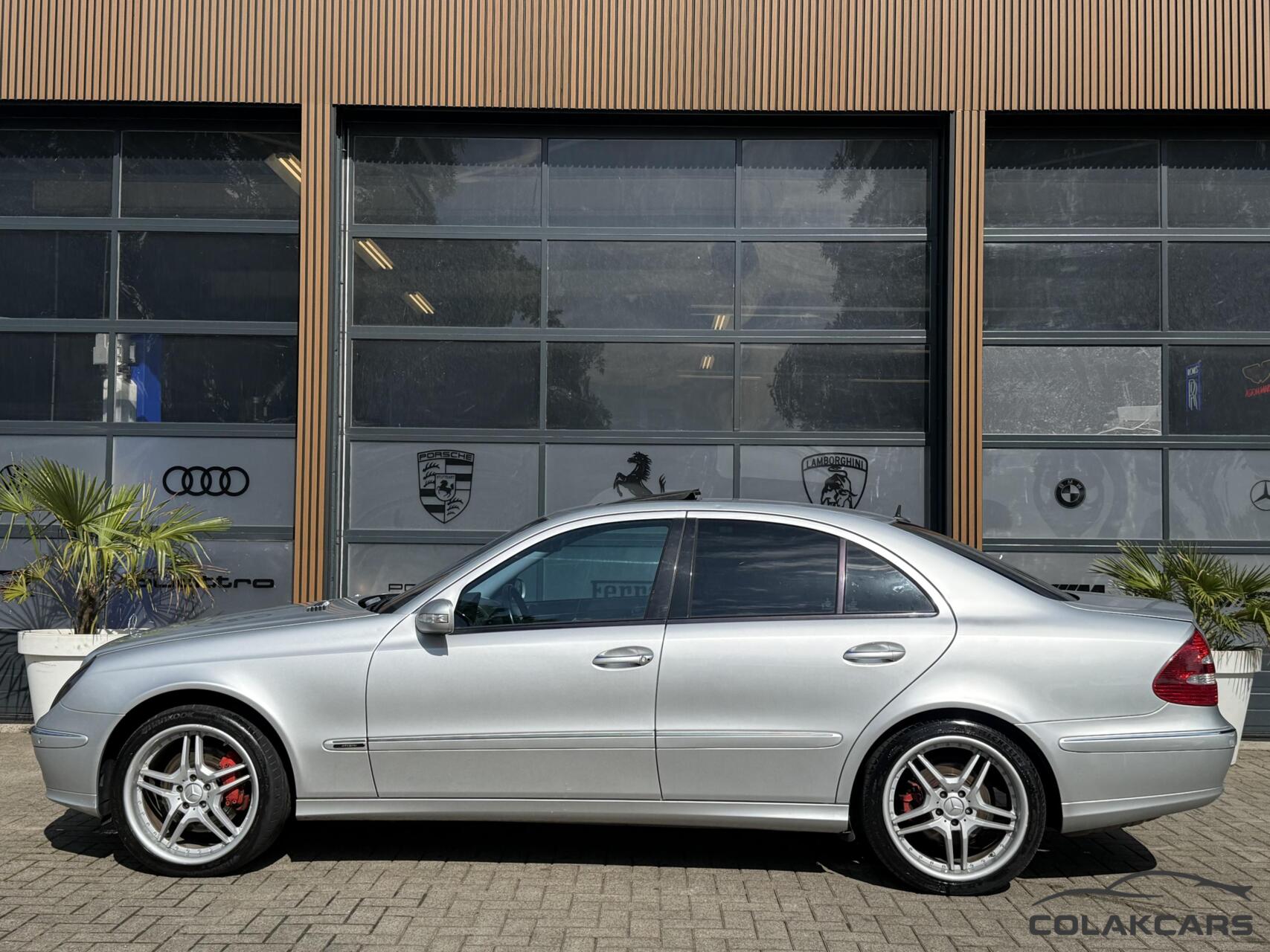 Foto van Mercedes-Benz E 350