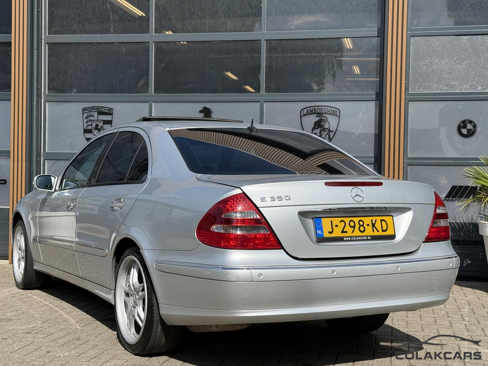 Foto van Mercedes-Benz E 350