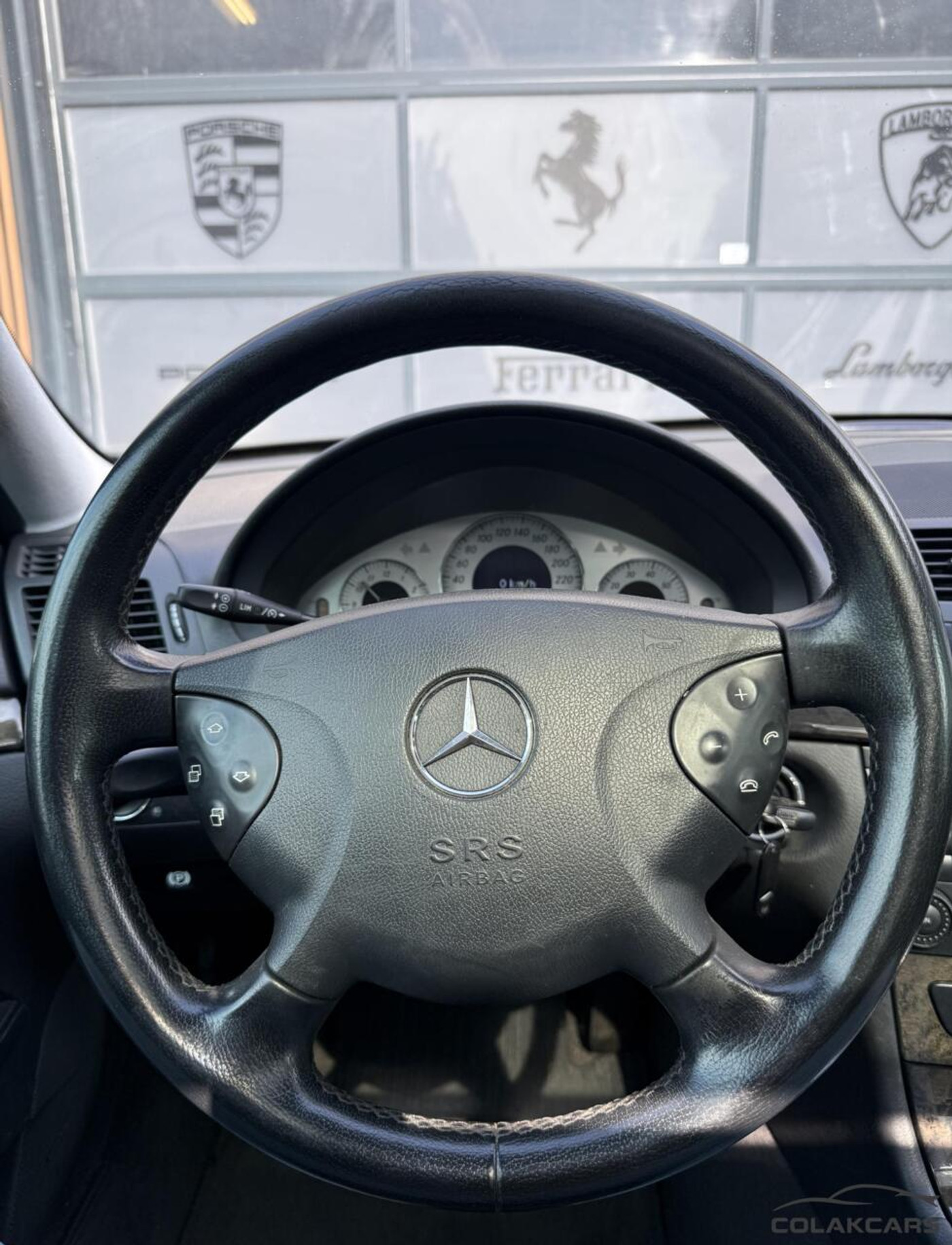 Foto van Mercedes-Benz E 350