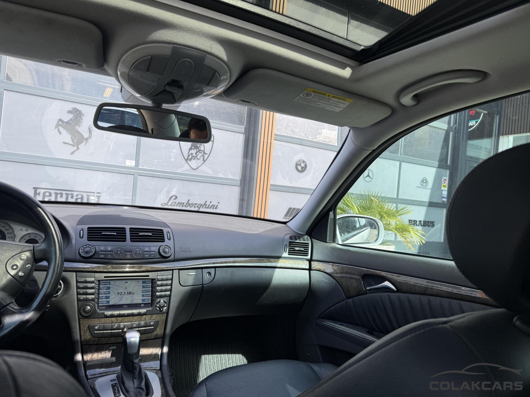 Foto van Mercedes-Benz E 350