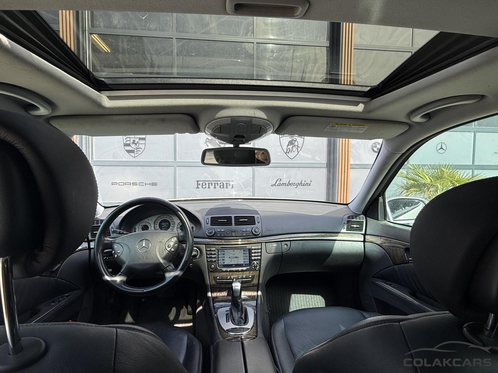 Foto van Mercedes-Benz E 350