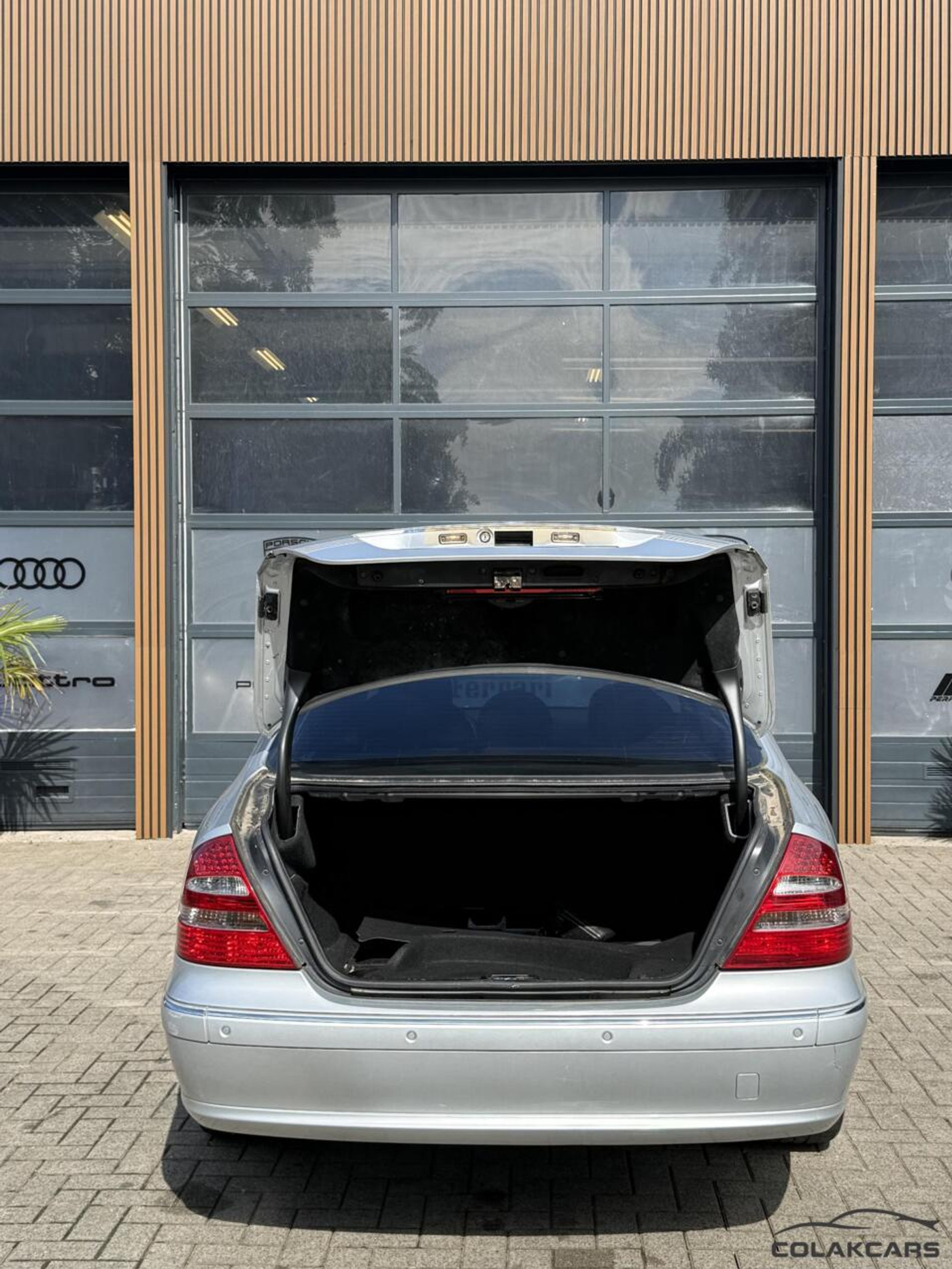 Foto van Mercedes-Benz E 350