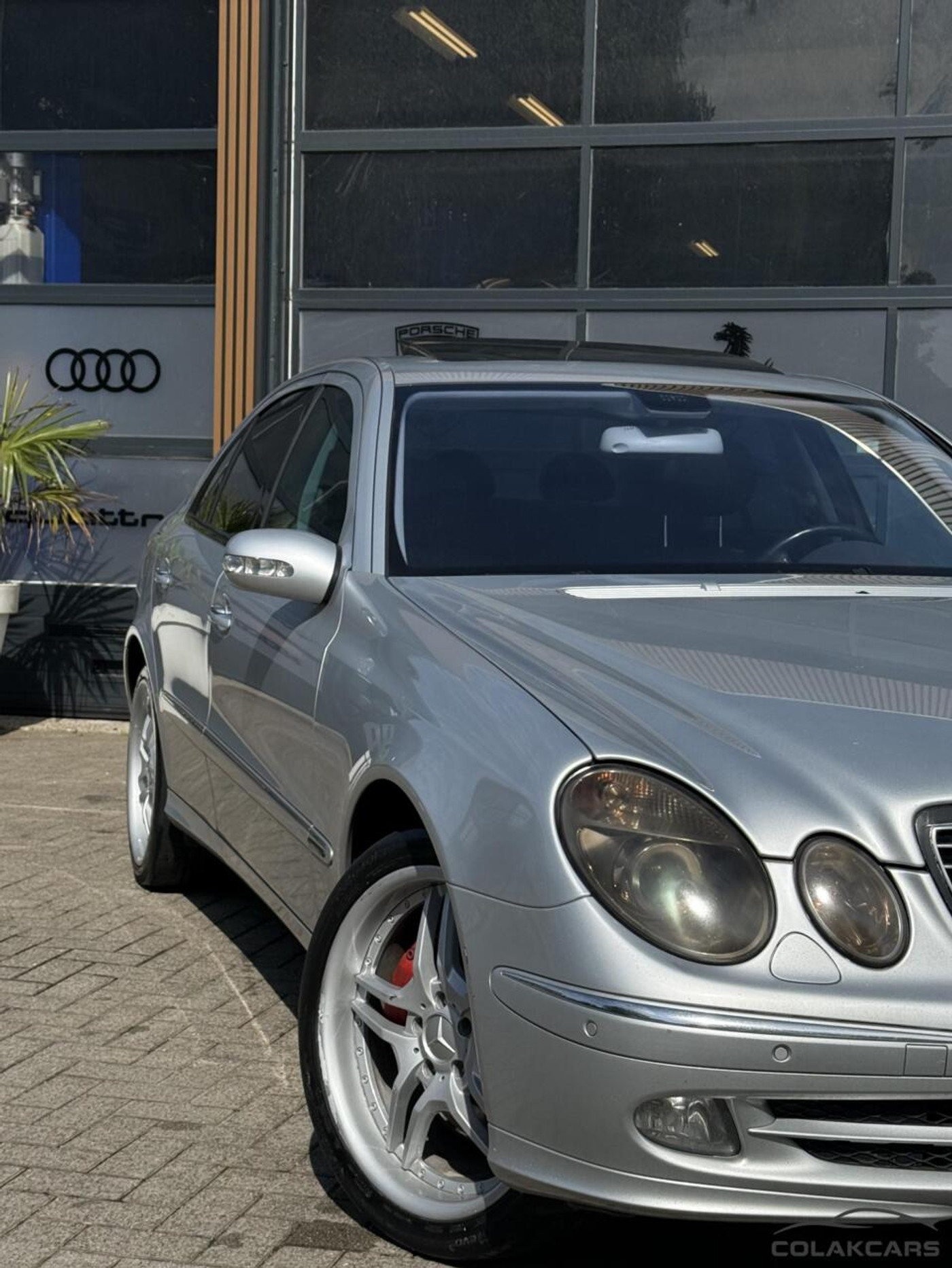 Foto van Mercedes-Benz E 350