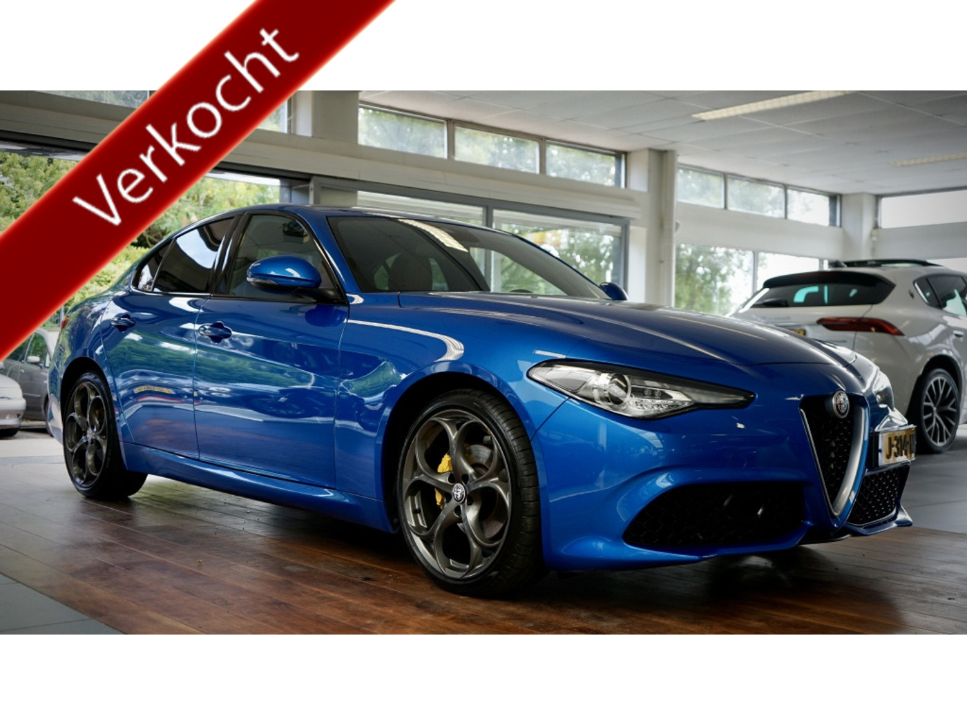 Alfa Romeo Giulia 2.0T Super | Veloce pack | Carplay | 19 inch | 2020 - voorkant