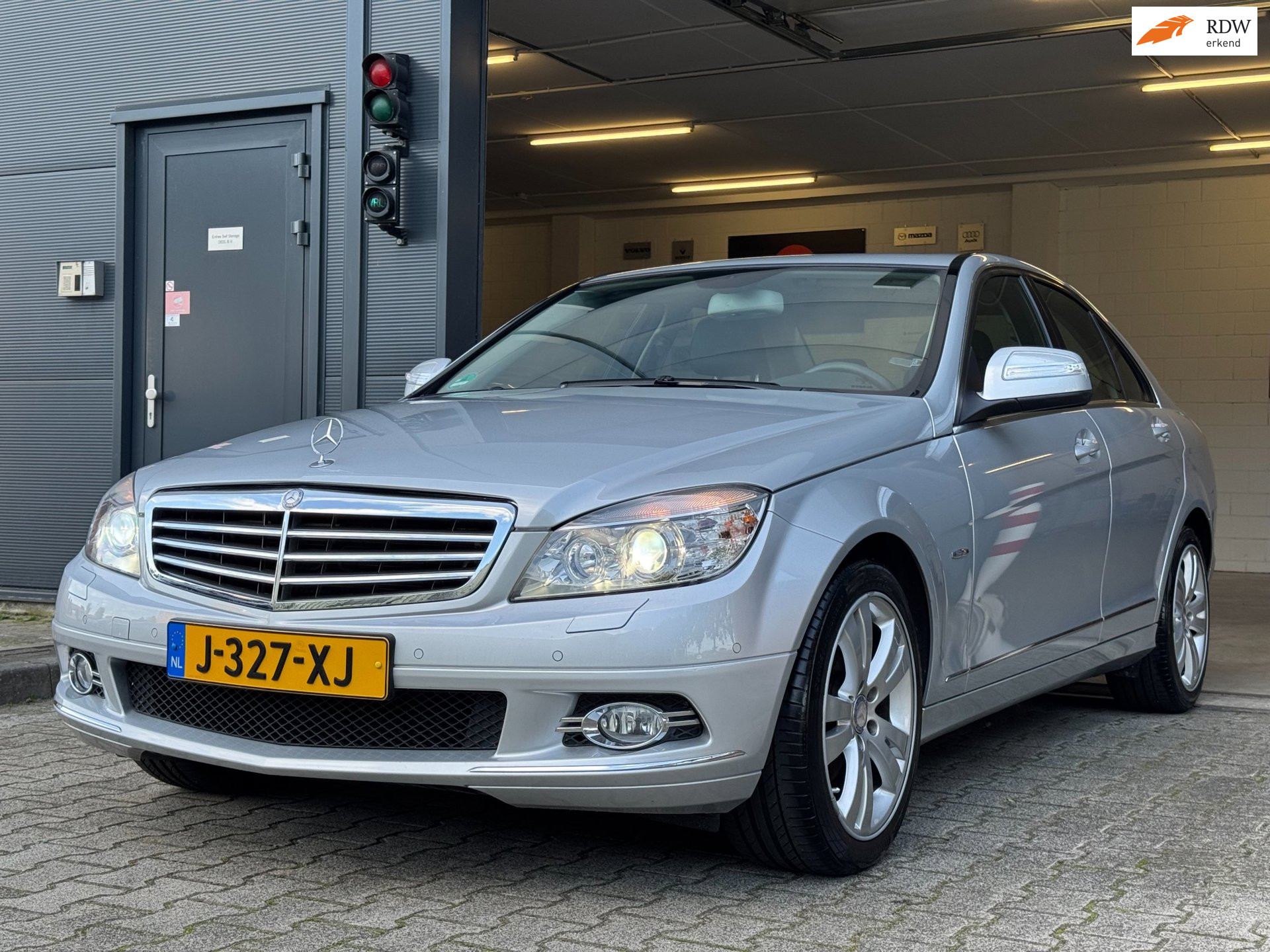 Mercedes-Benz C 200 Kompressor 200 K / PANO / XENON / CRUISE / CLIMATE / STOELVERW. / P.SENSOREN / DEALER ONDERH. / BLUETOOTH / 6-BAK ! 2008 - voorkant