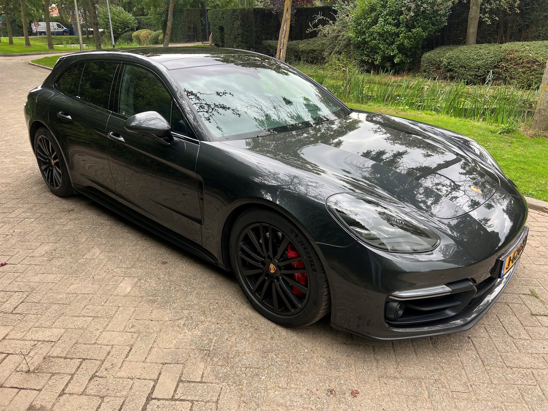 Foto van Porsche Panamera GTS