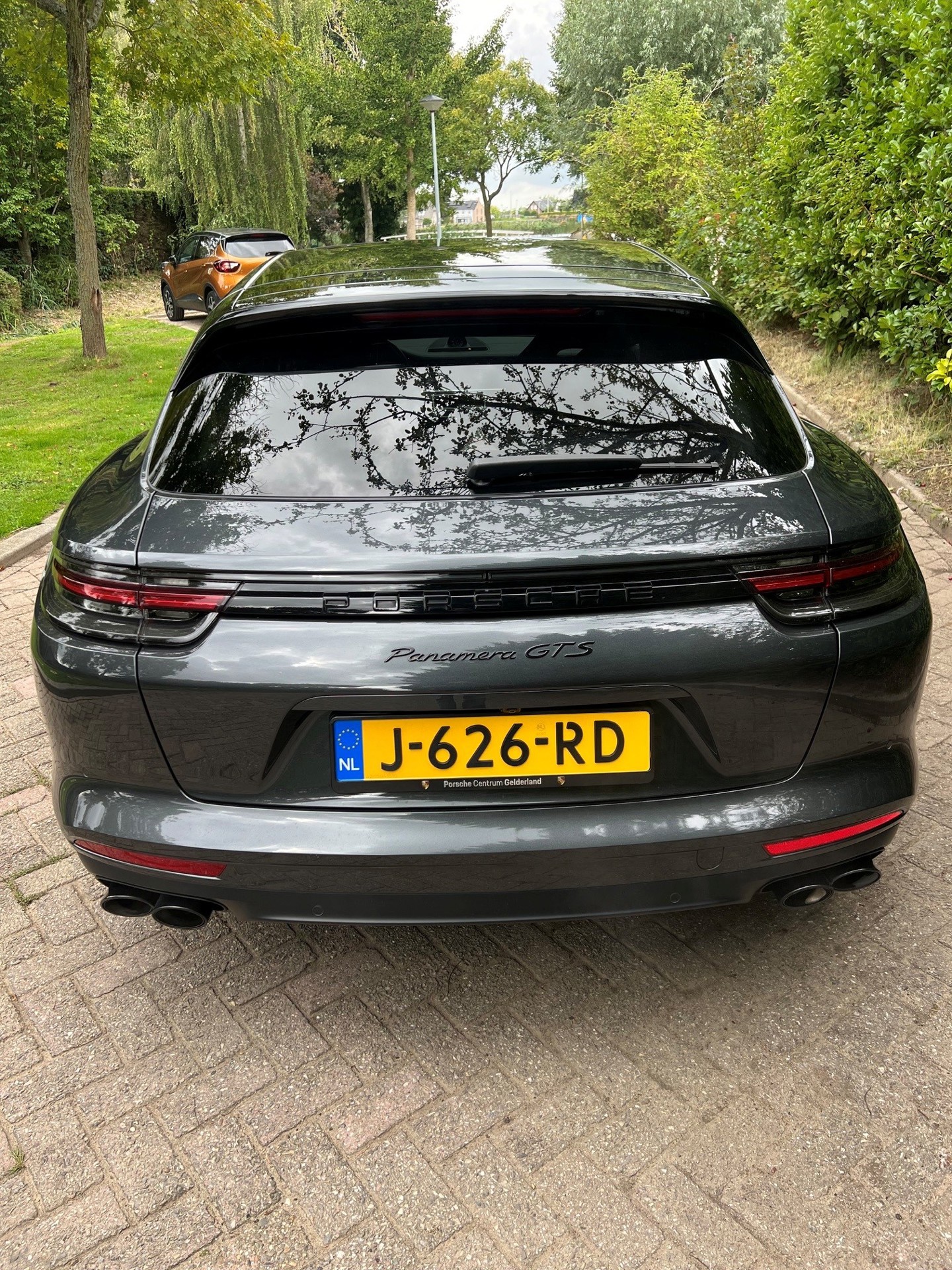 Foto van Porsche Panamera GTS