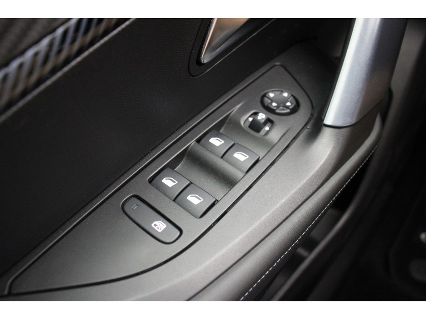 Foto van Peugeot E-2008