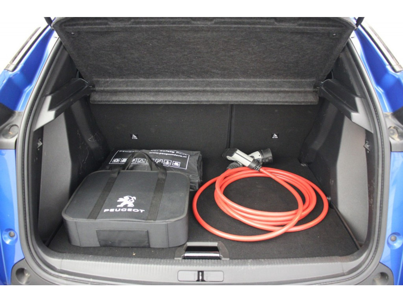 Foto van Peugeot E-2008