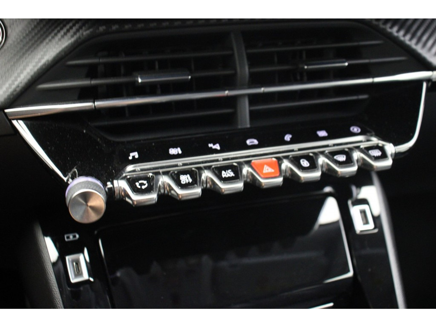 Foto van Peugeot E-2008