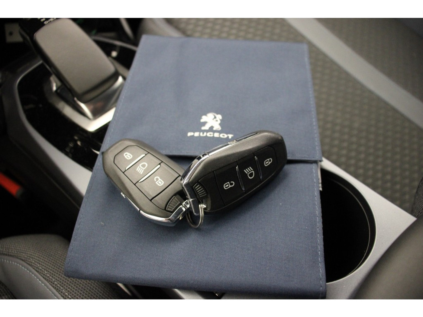 Foto van Peugeot E-2008