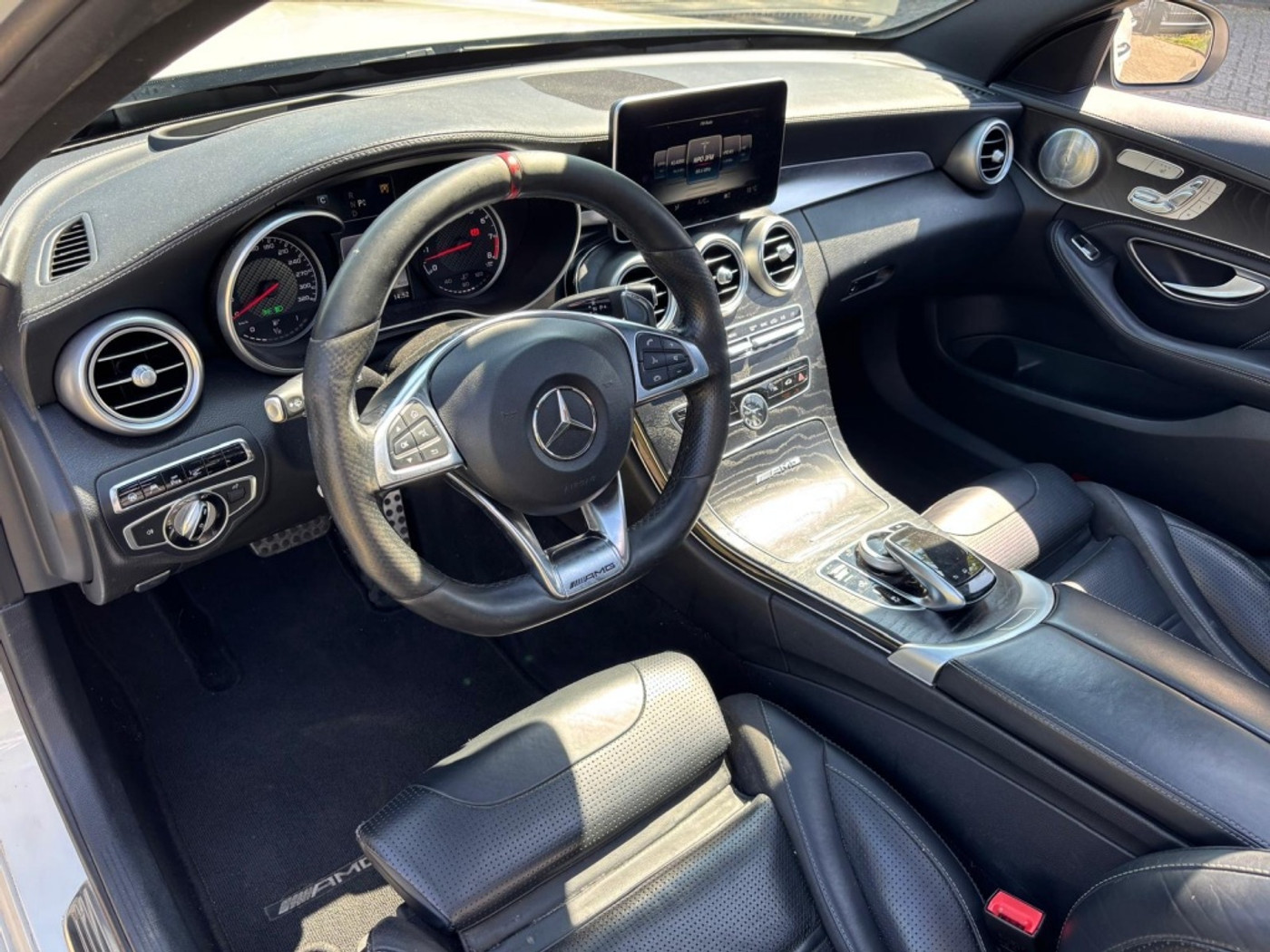 Foto van Mercedes-Benz AMG C 63
