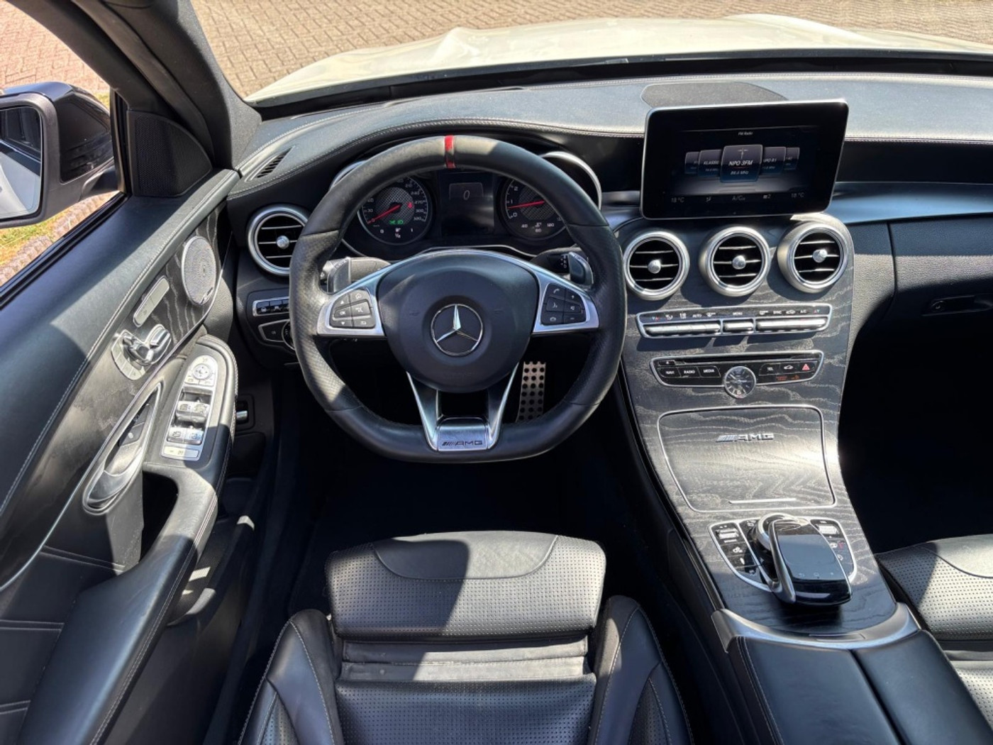 Foto van Mercedes-Benz AMG C 63