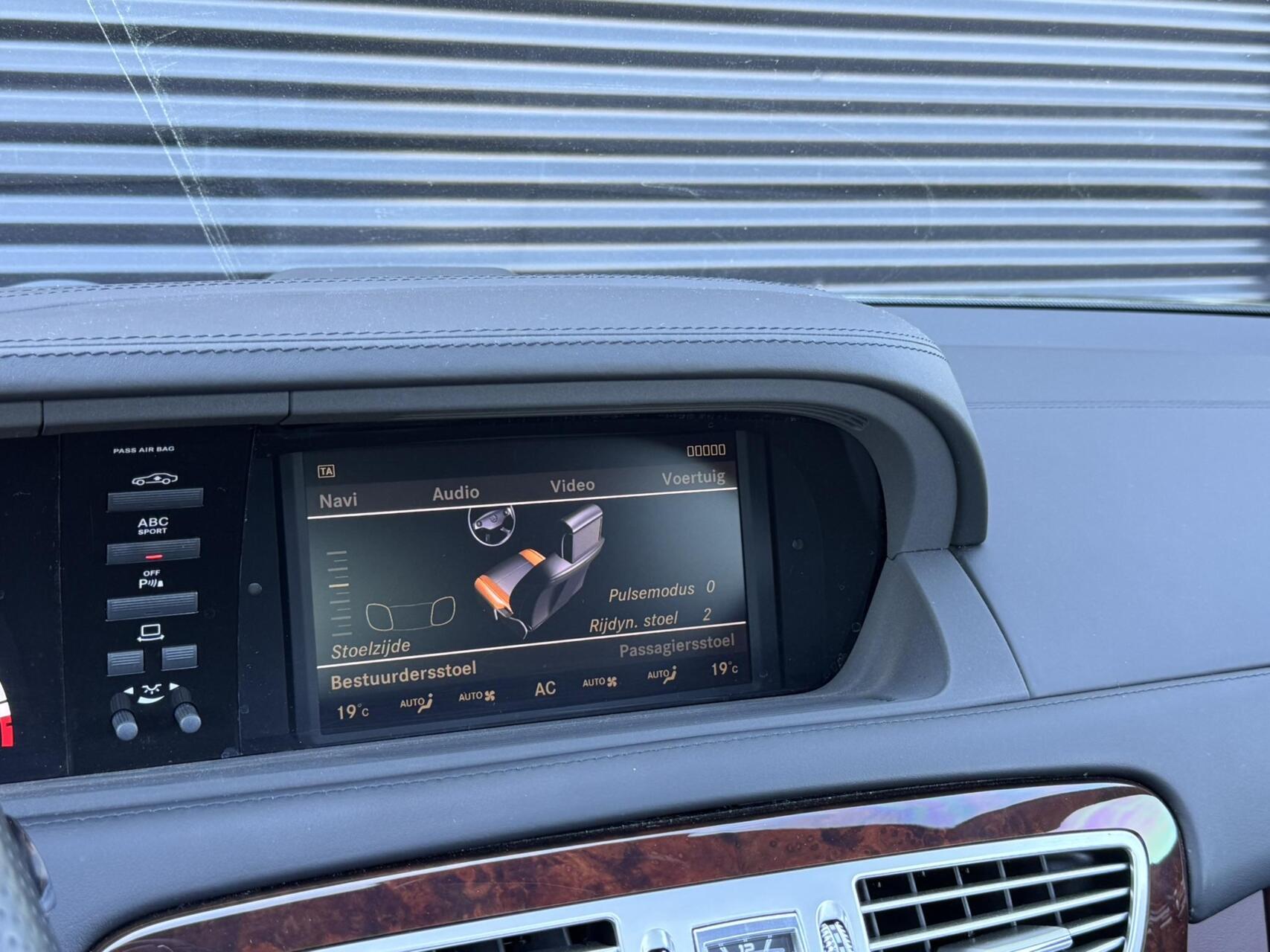 Foto van Mercedes-Benz CL 63 AMG