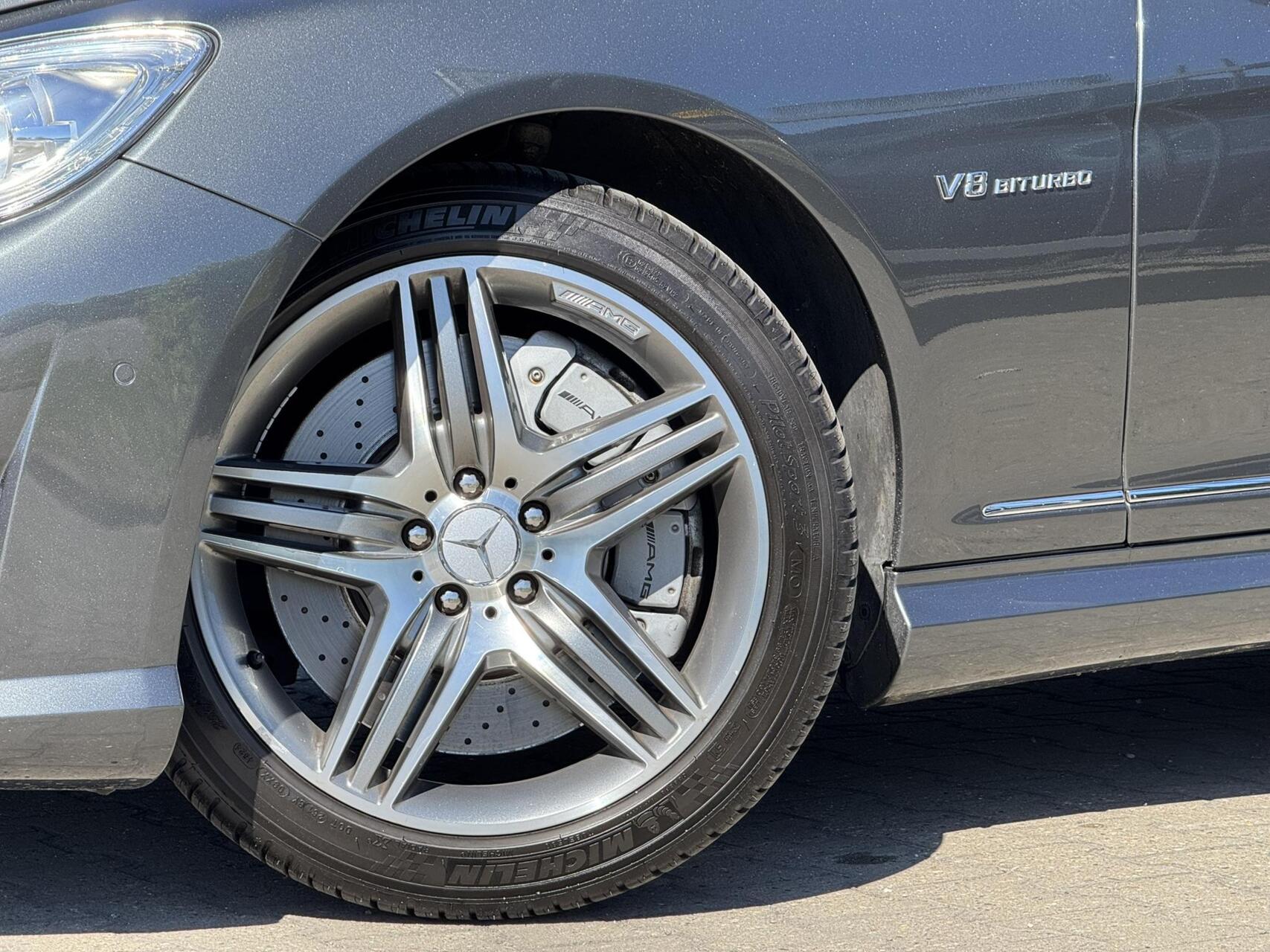 Foto van Mercedes-Benz CL 63 AMG