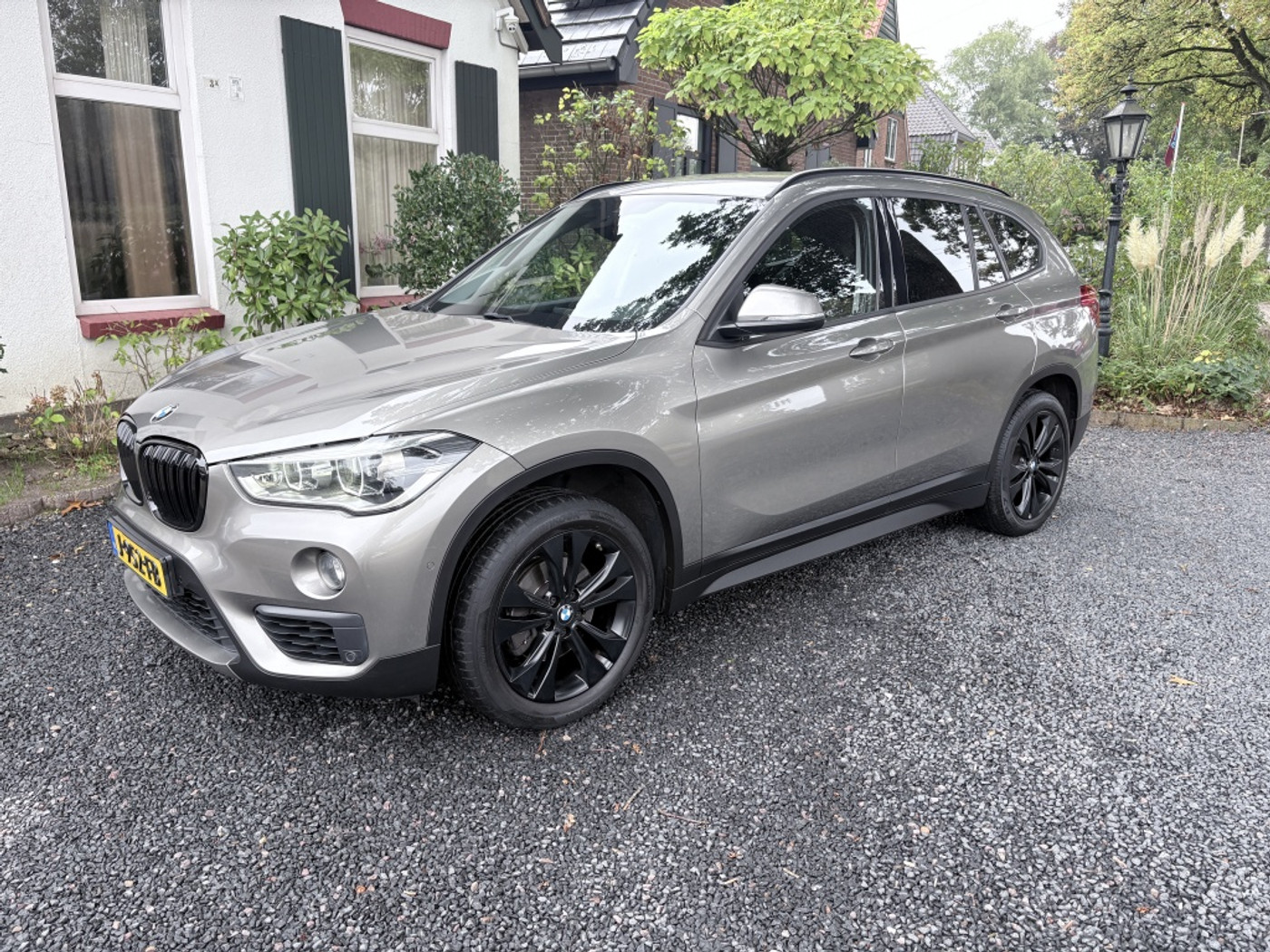 Foto van BMW X1 Sdrive18i